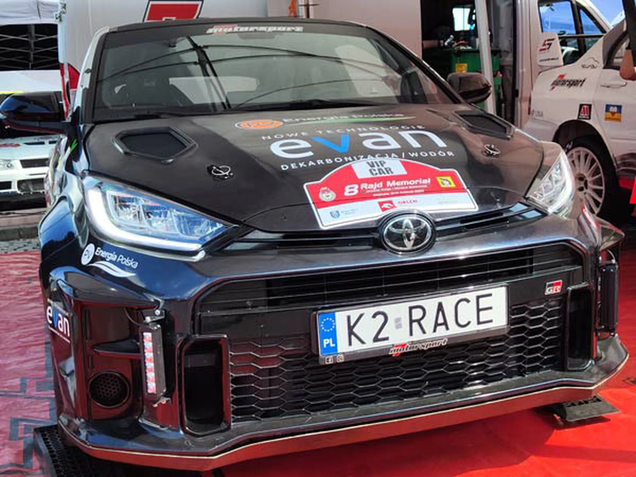 Fajny numer, blacha K2 RACE