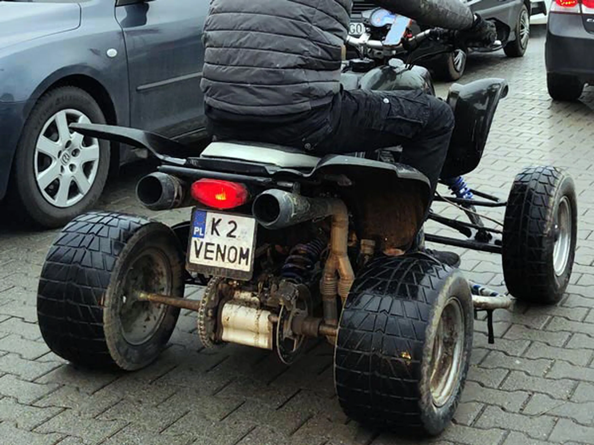 Fajny numer, blacha K2 VEN0M