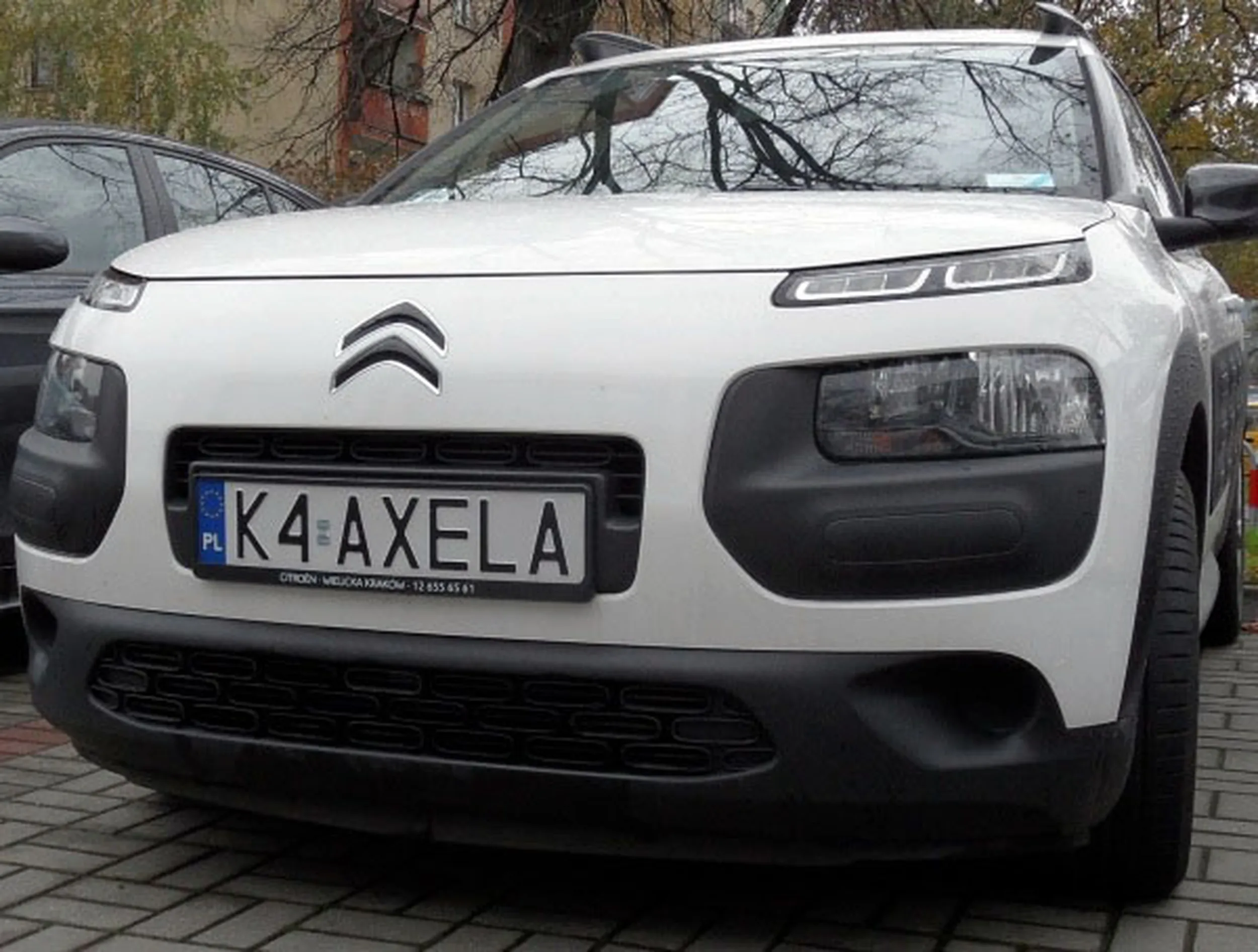 Fajny numer, blacha K4 AXELA