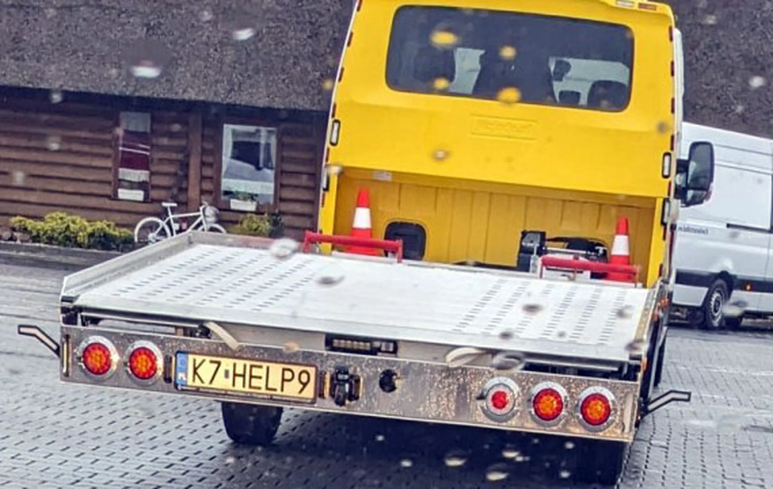 Fajny numer, blacha K7 HELP9