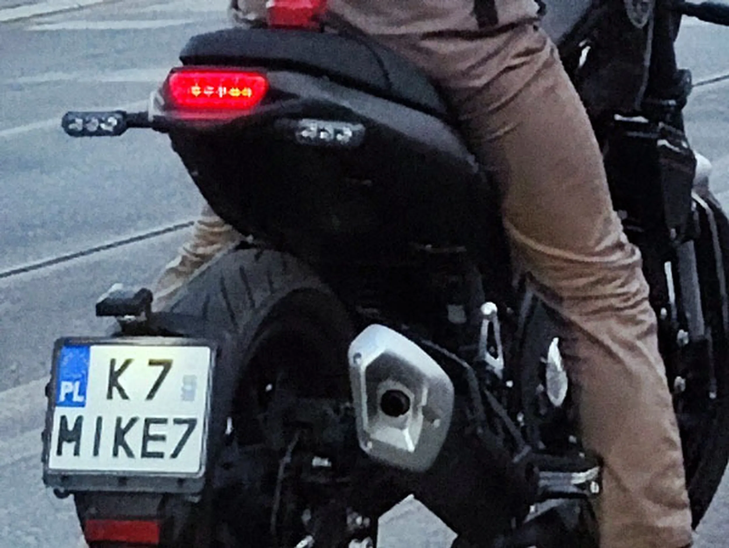 Fajny numer, blacha K7 MIKE7