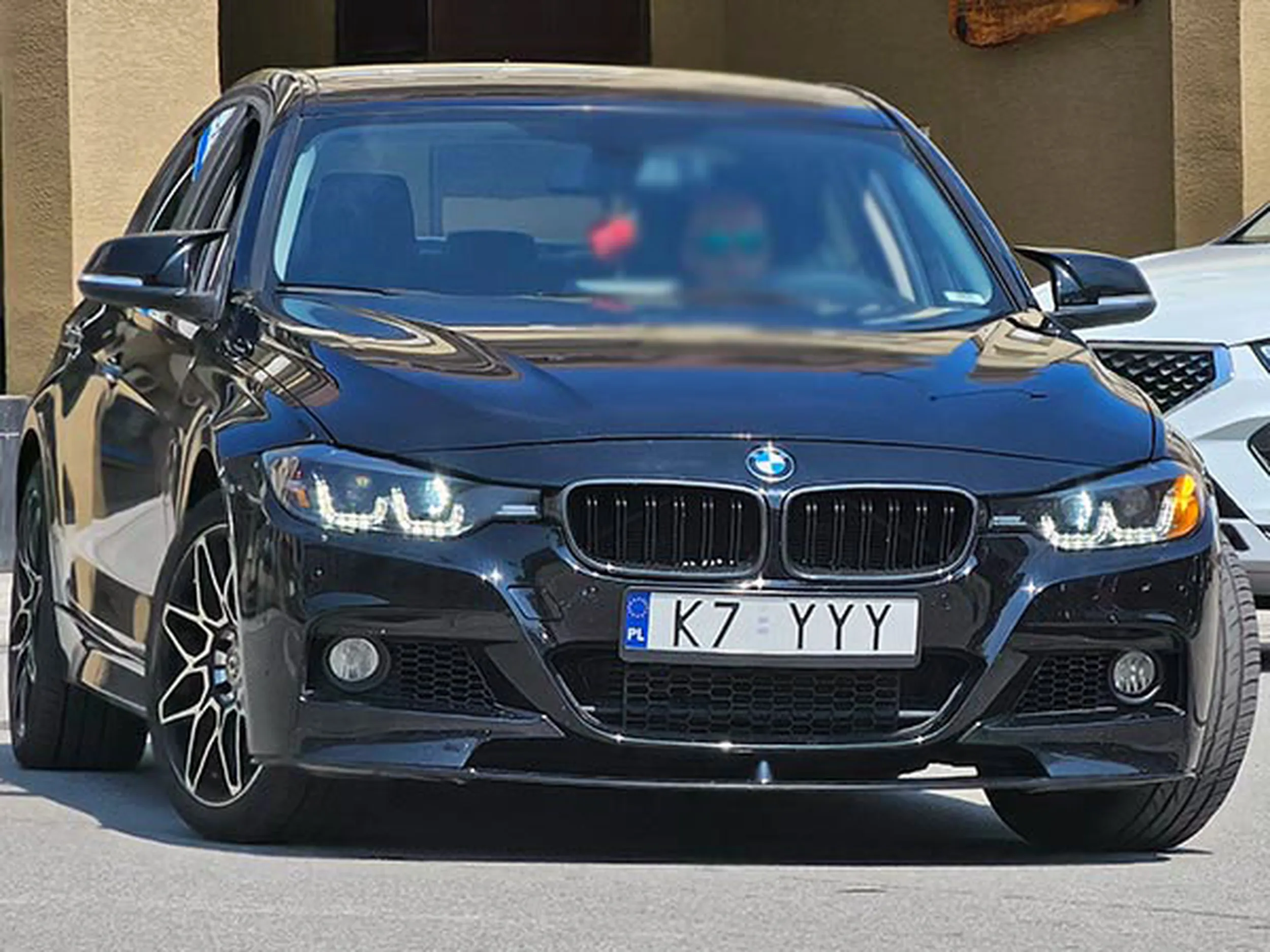 Fajny numer, blacha K7 YYY