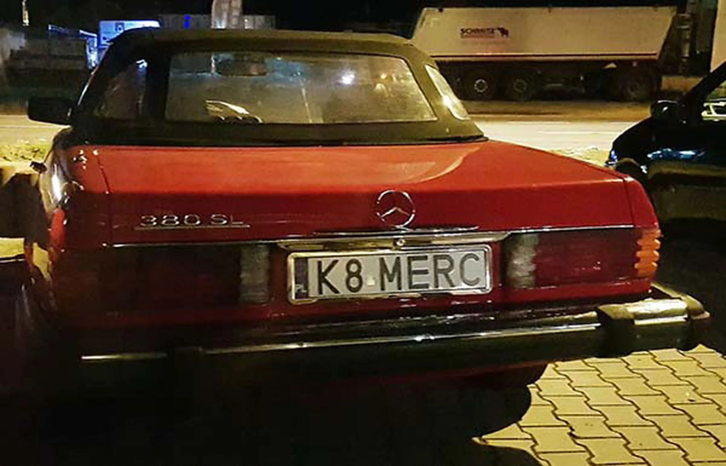 Fajny numer, blacha K8 MERC