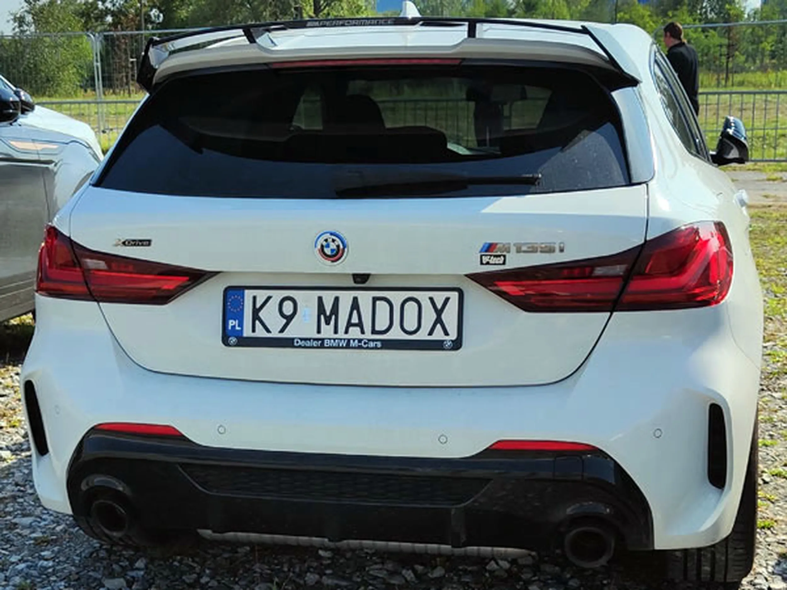 Fajny numer, blacha K9 MADOX