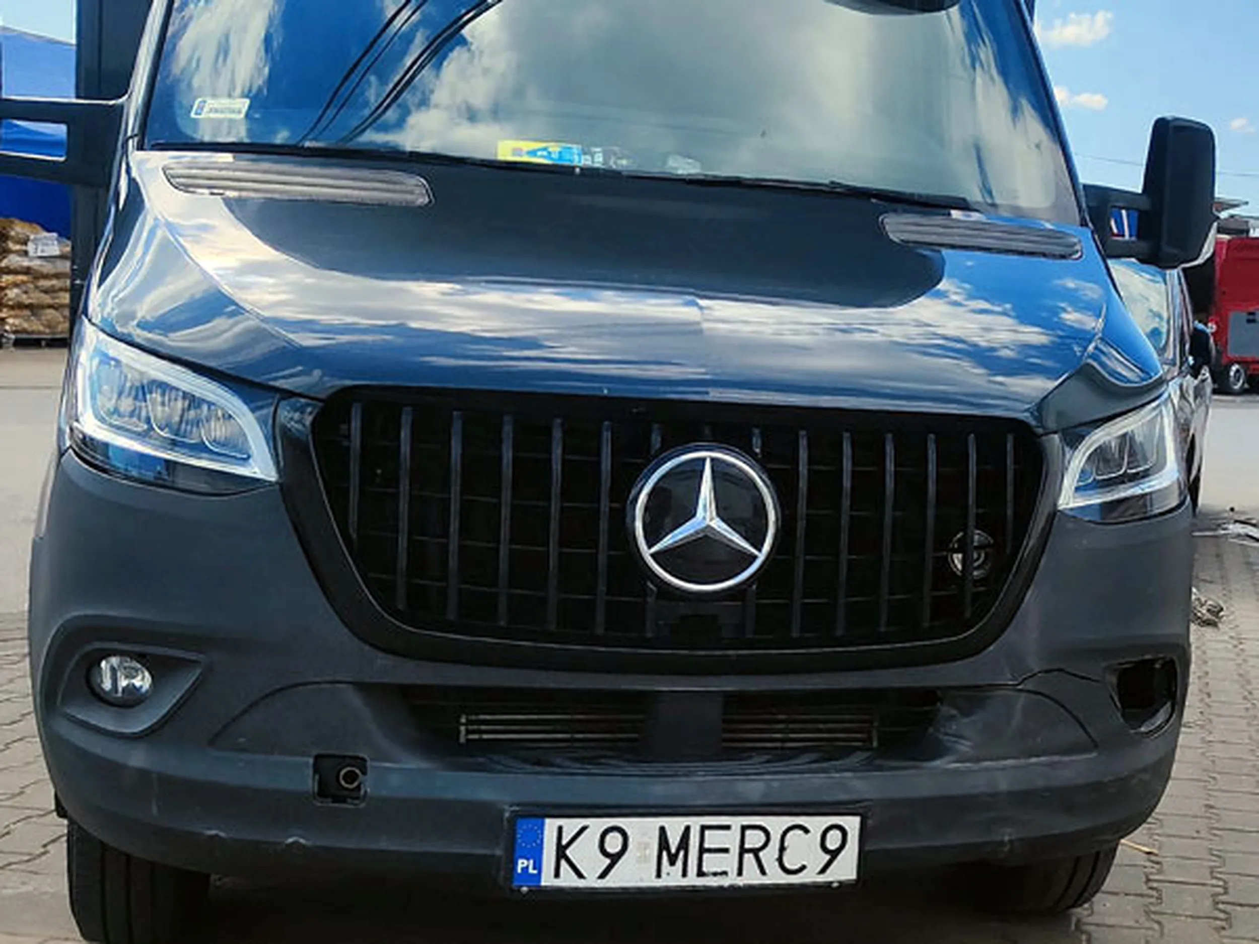 Fajny numer, blacha K9 MERC9