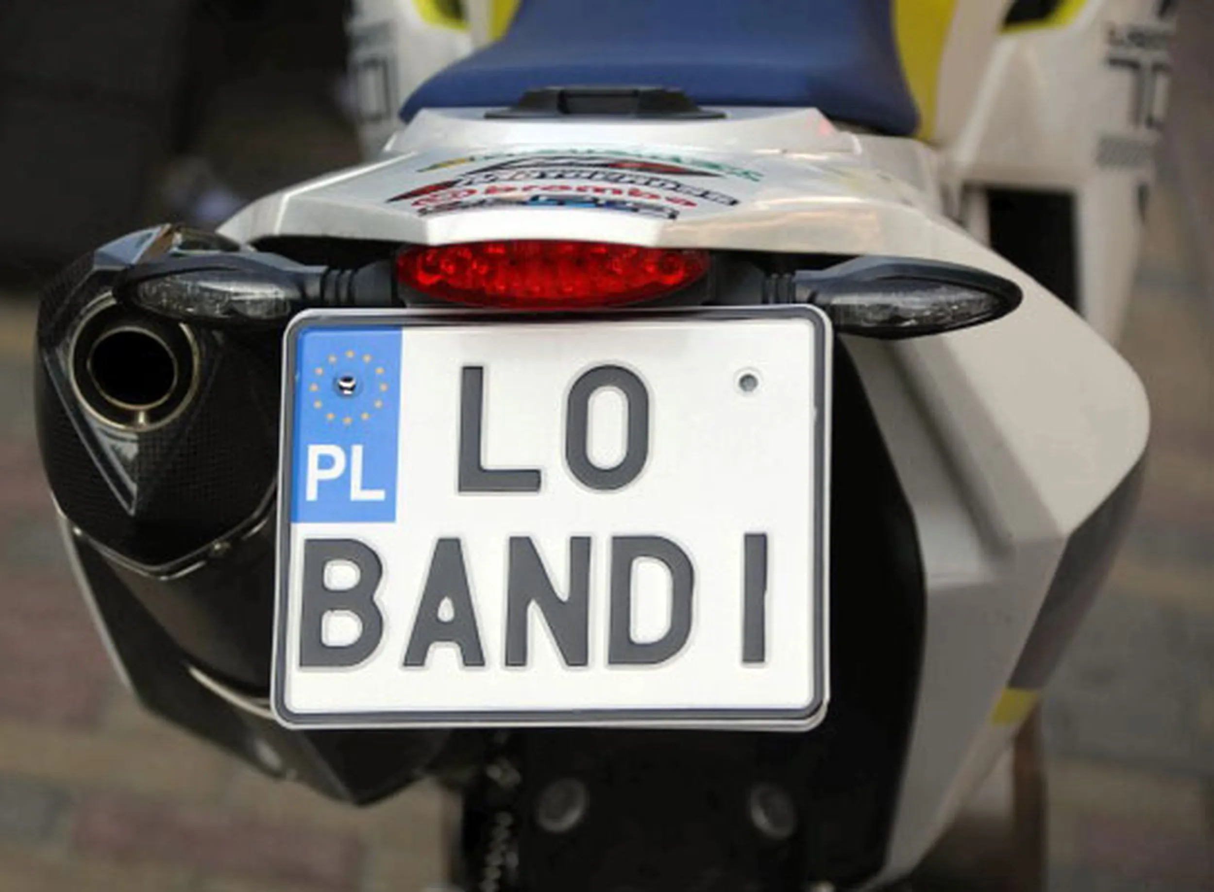 Fajny numer, blacha L0 BANDI