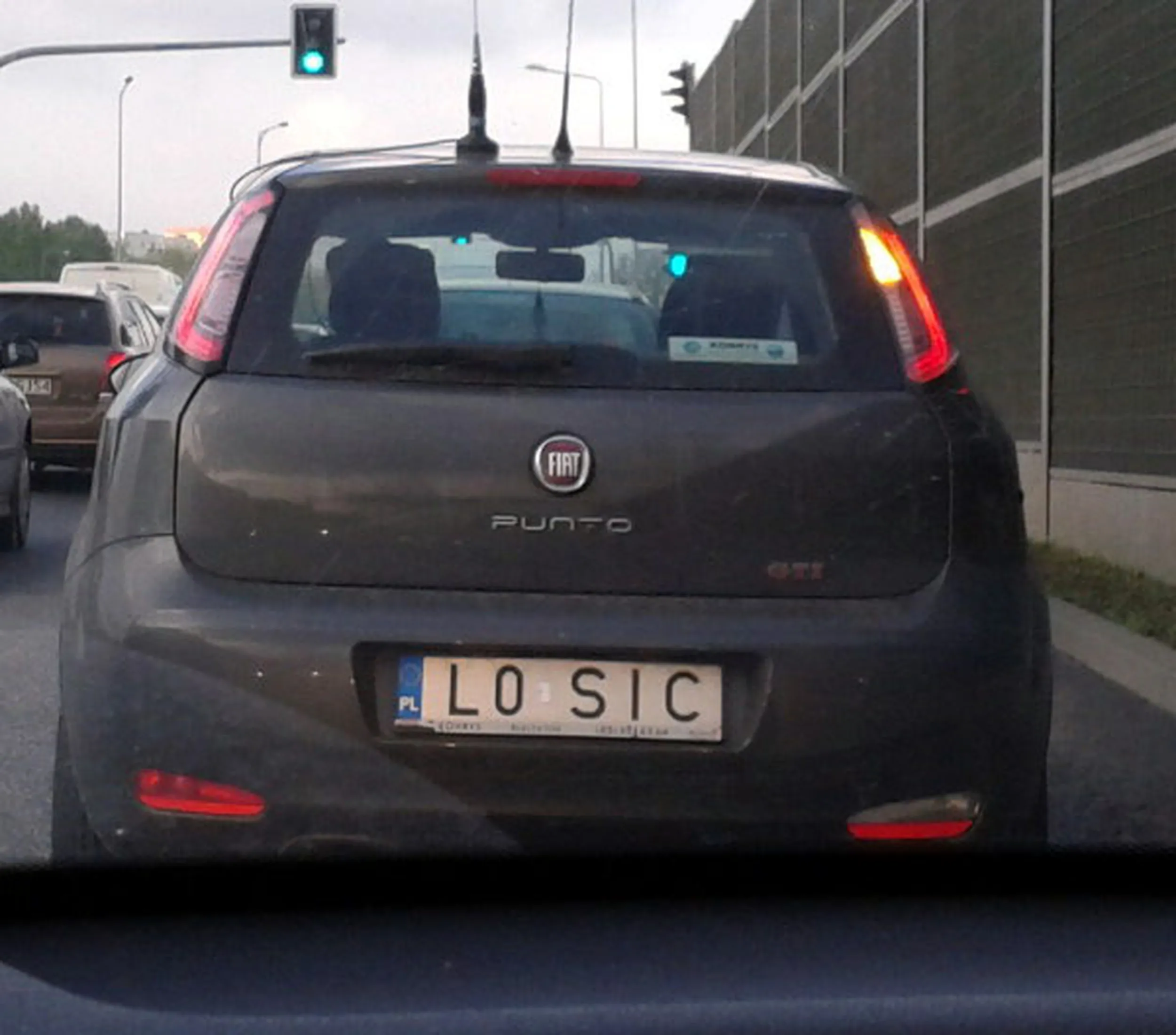 Fajny numer, blacha L0 SIC