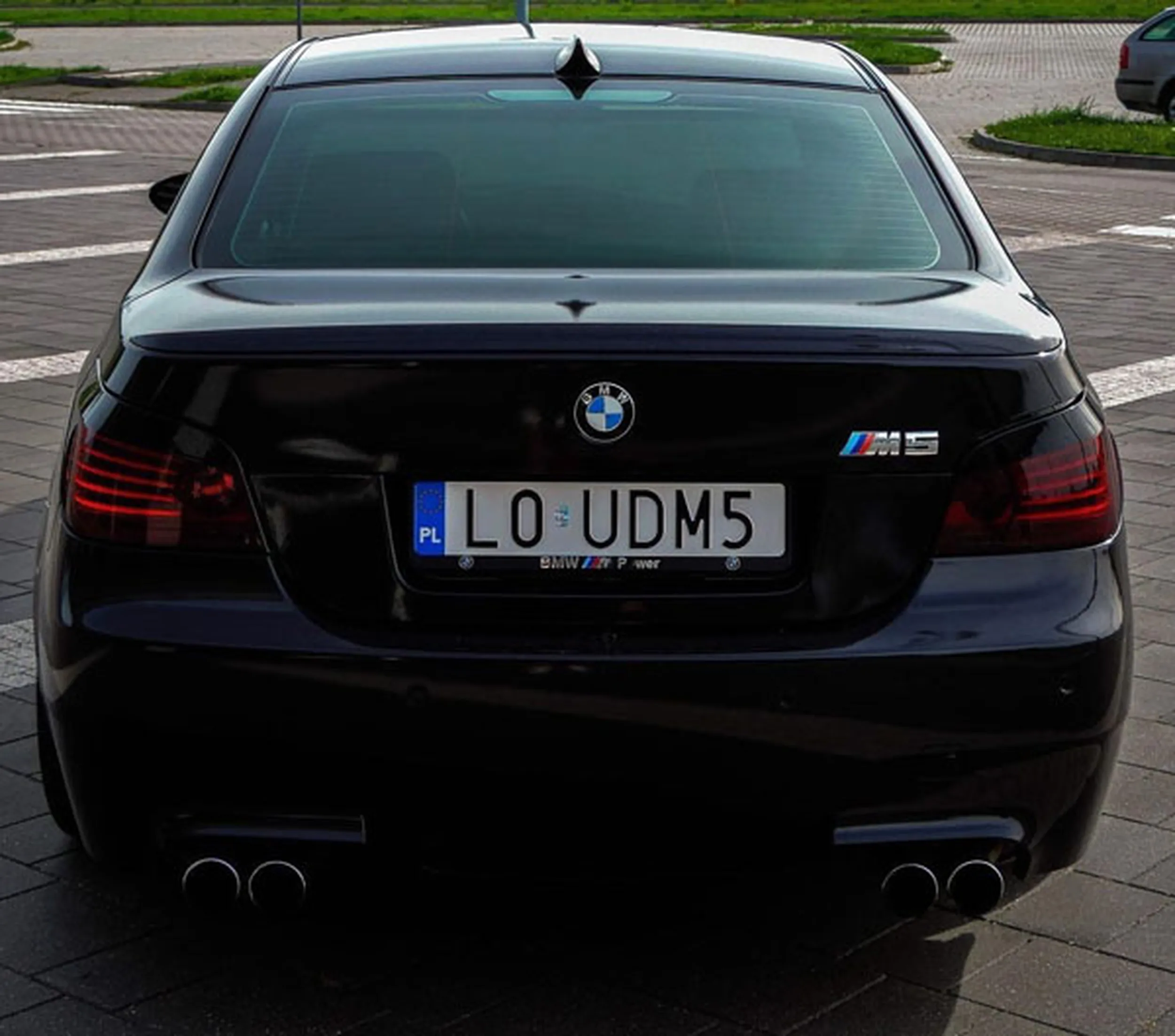 Fajny numer, blacha L0 UDM5