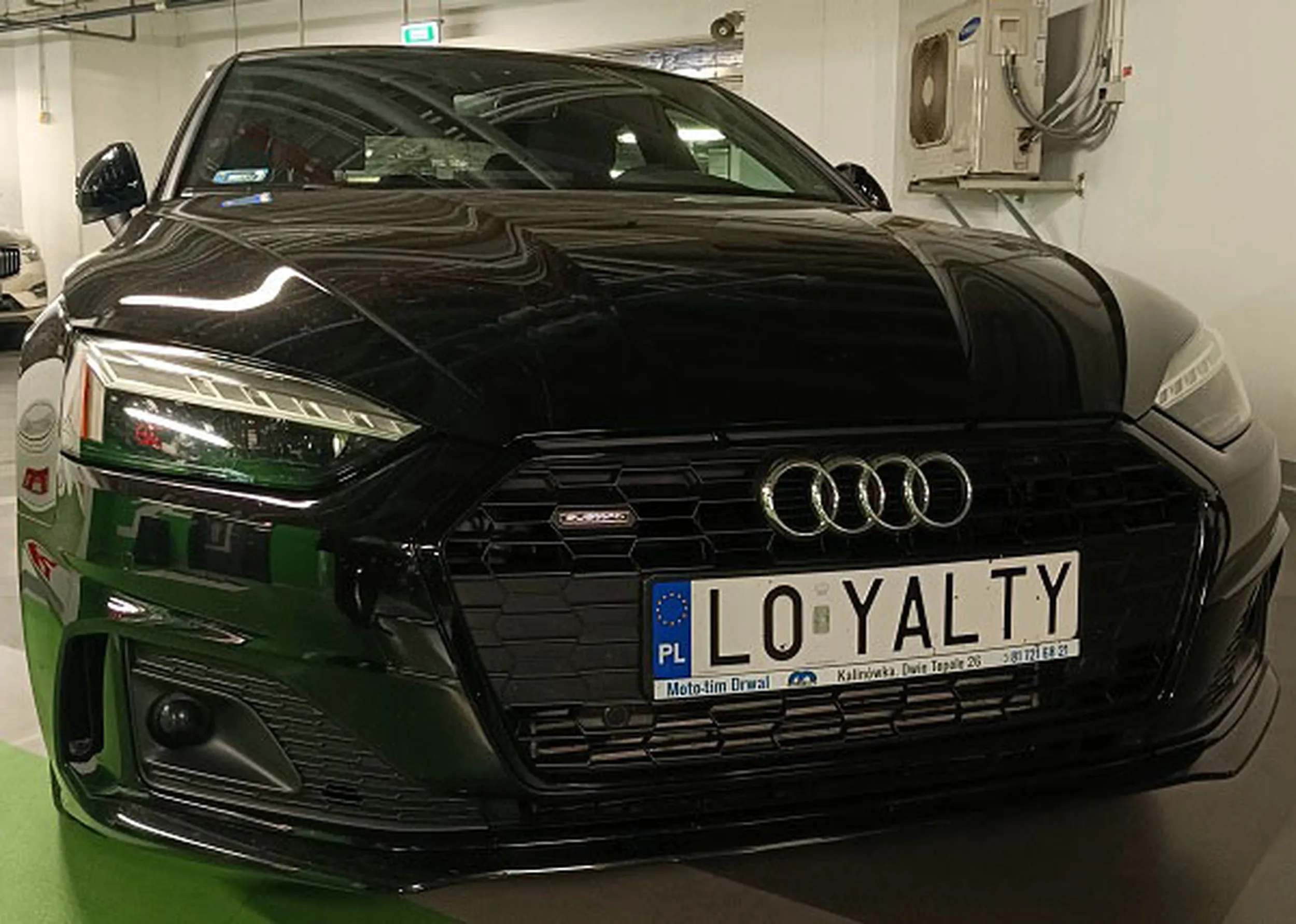 Fajny numer, blacha L0 YALTY