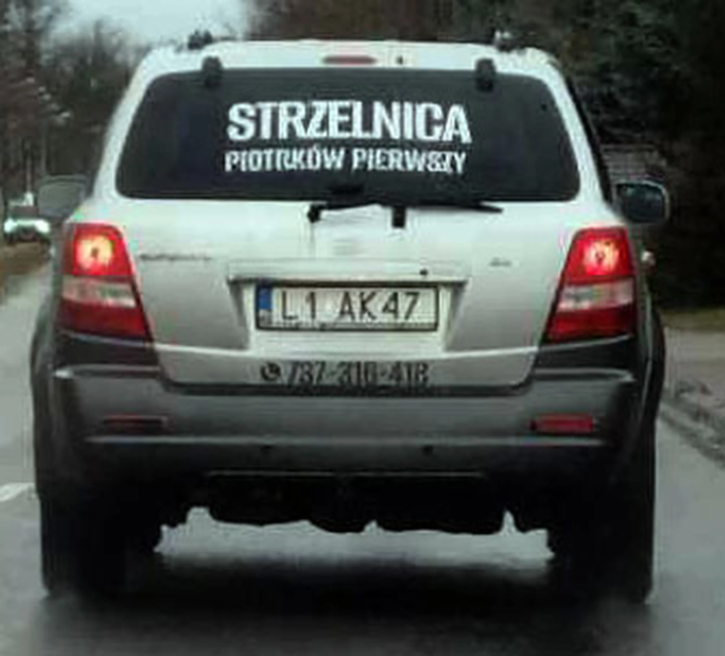 Fajny numer, blacha L1 AK47