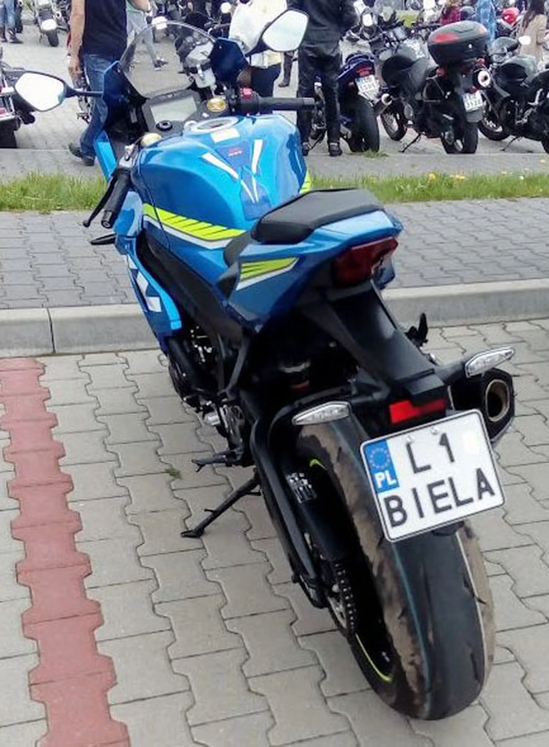 Fajny numer, blacha L1 BIELA