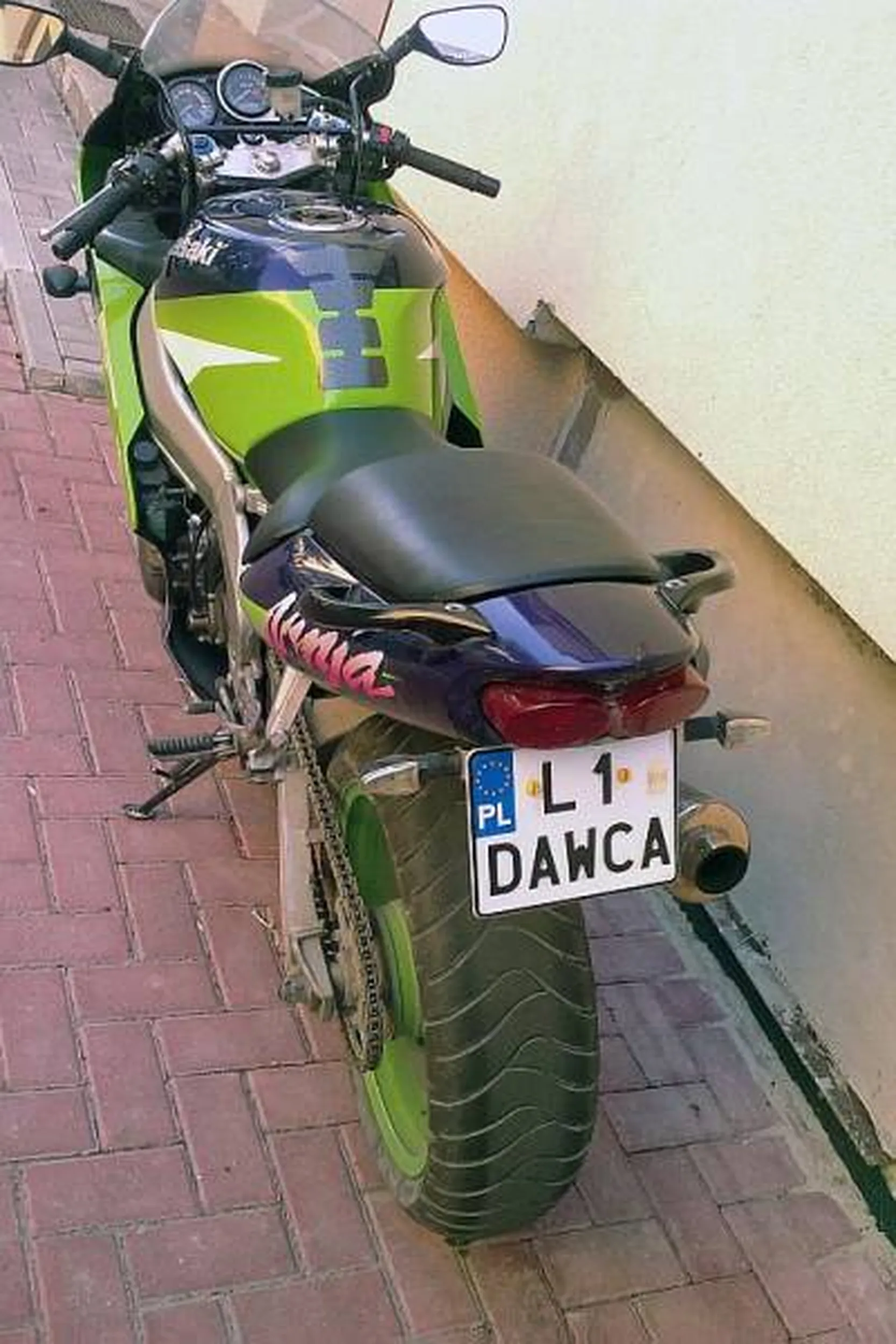 Fajny numer, blacha L1 DAWCA