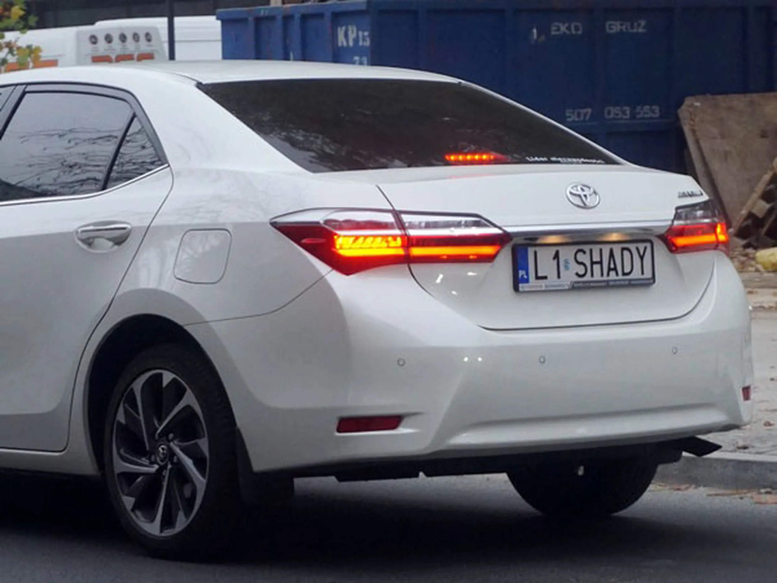 Fajny numer, blacha L1 SHADY