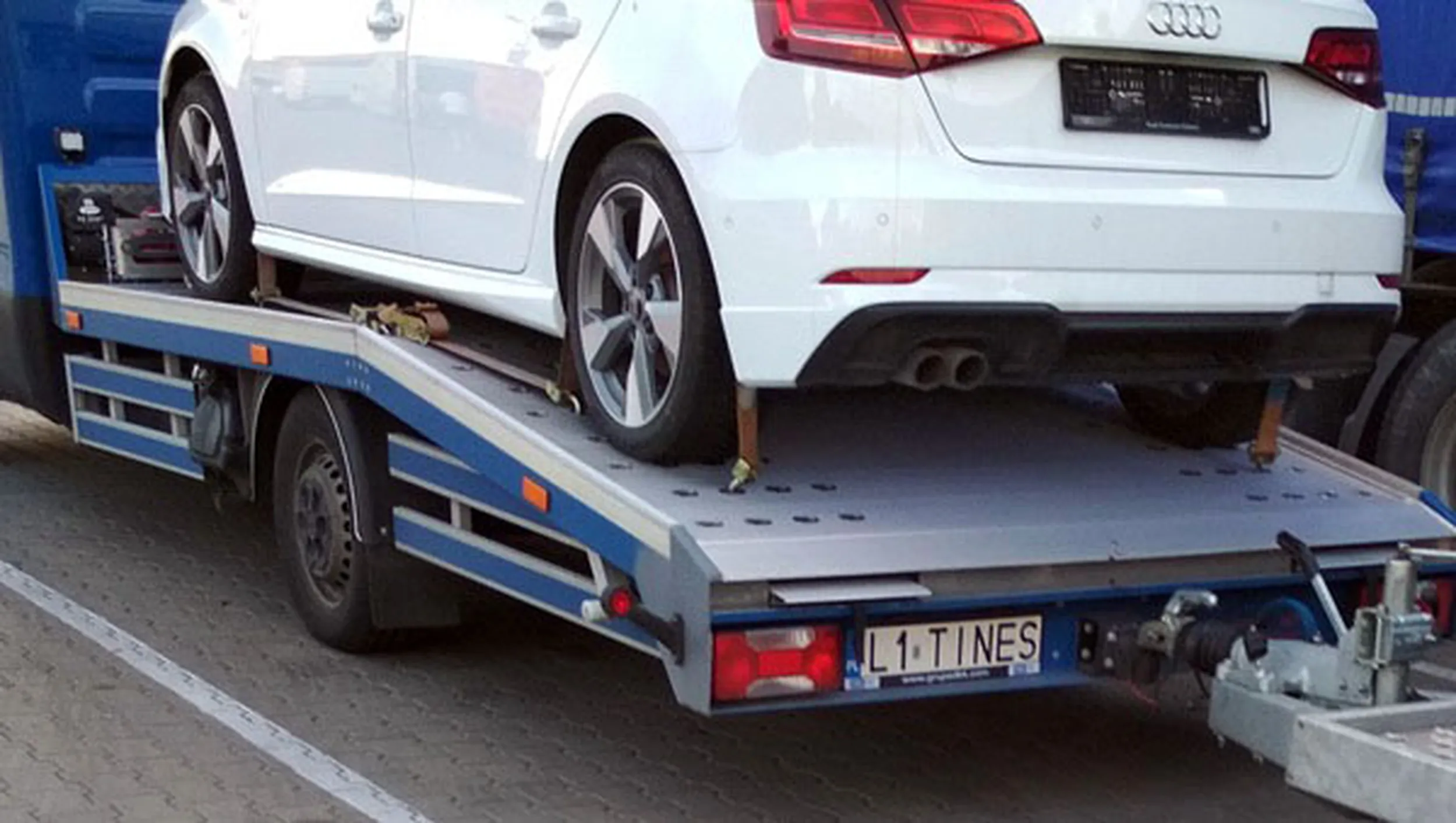 Fajny numer, blacha L1 TINES