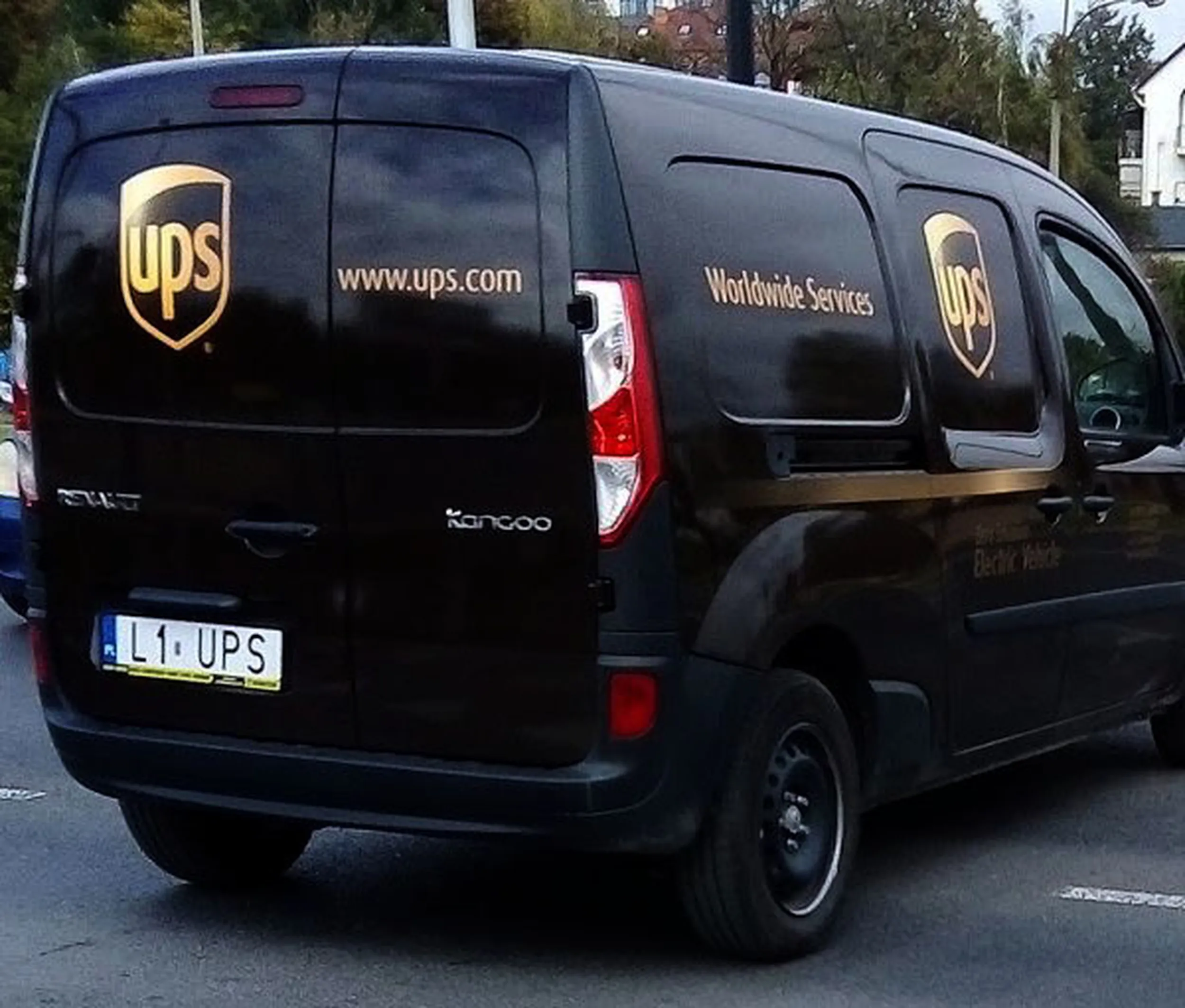 Fajny numer, blacha L1 UPS