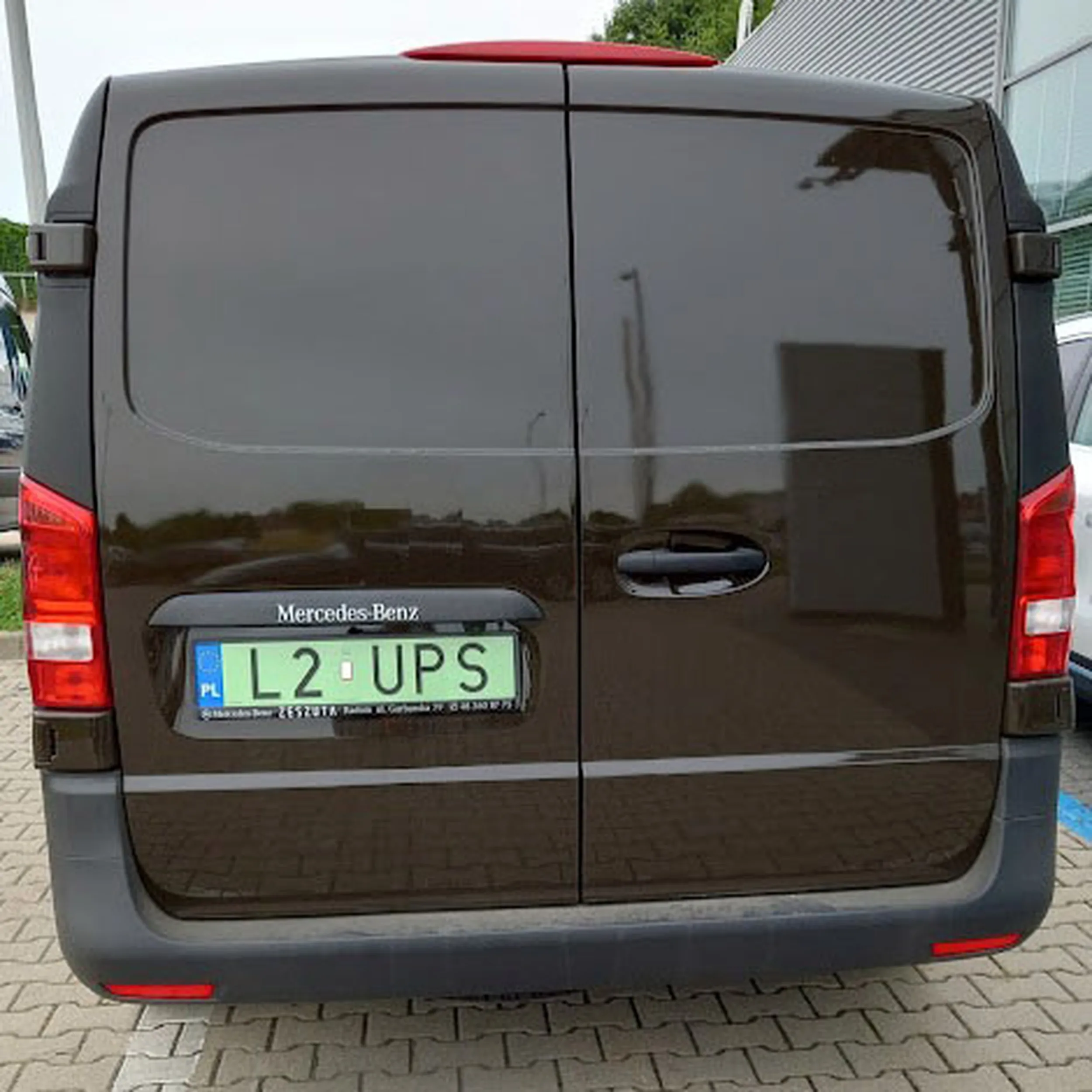 Fajny numer, blacha L2 UPS