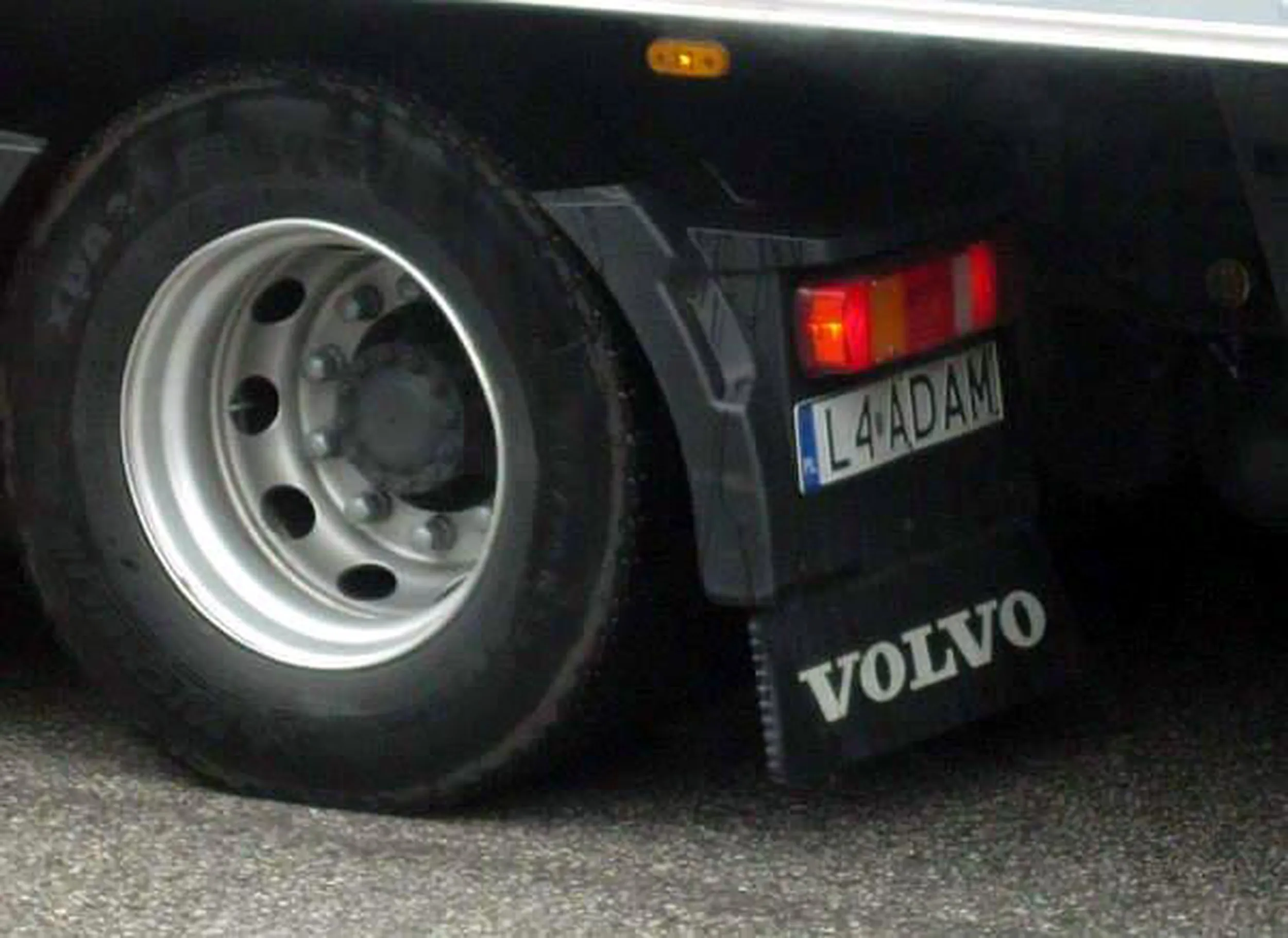 Fajny numer, blacha L4 ADAM