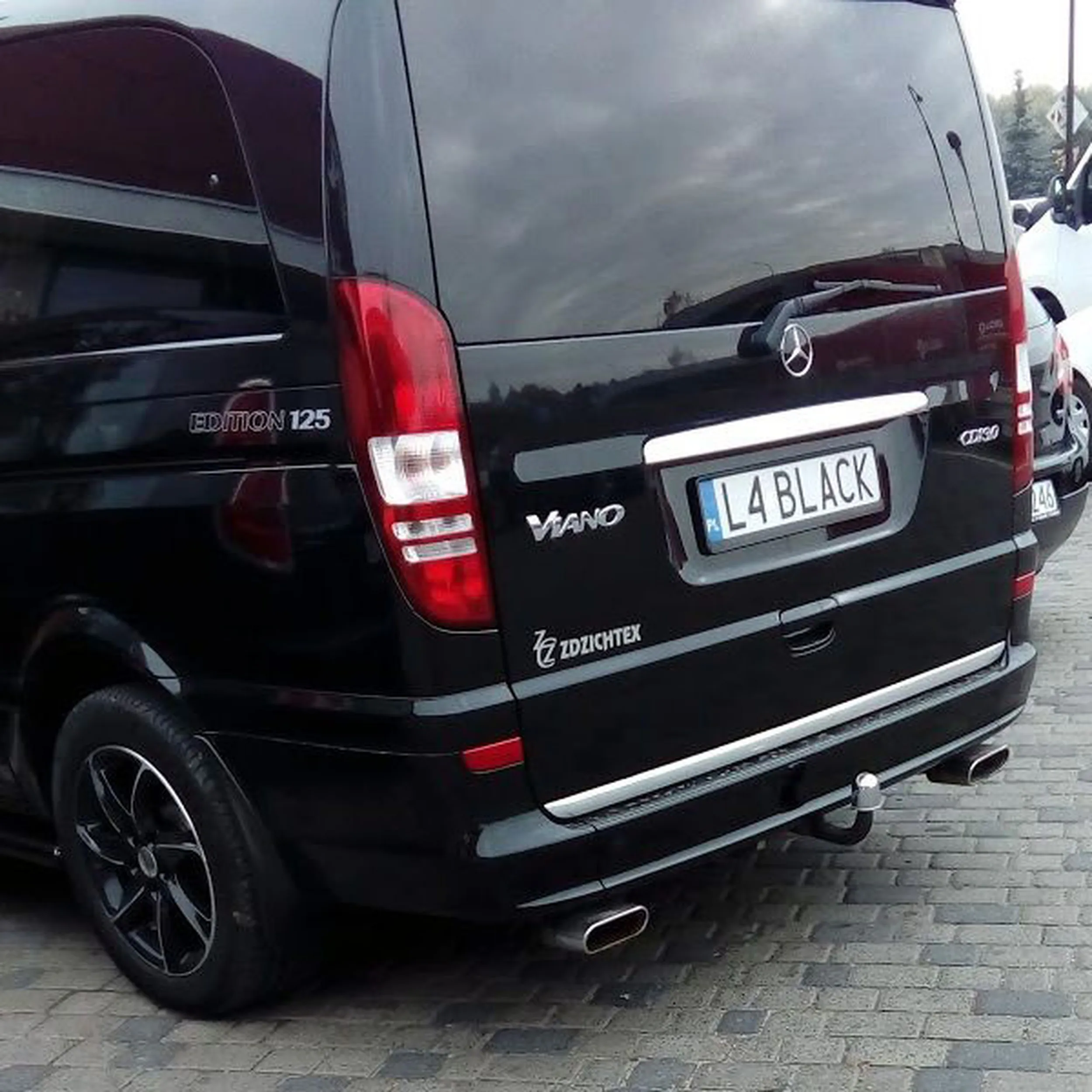 Fajny numer, blacha L4 BLACK