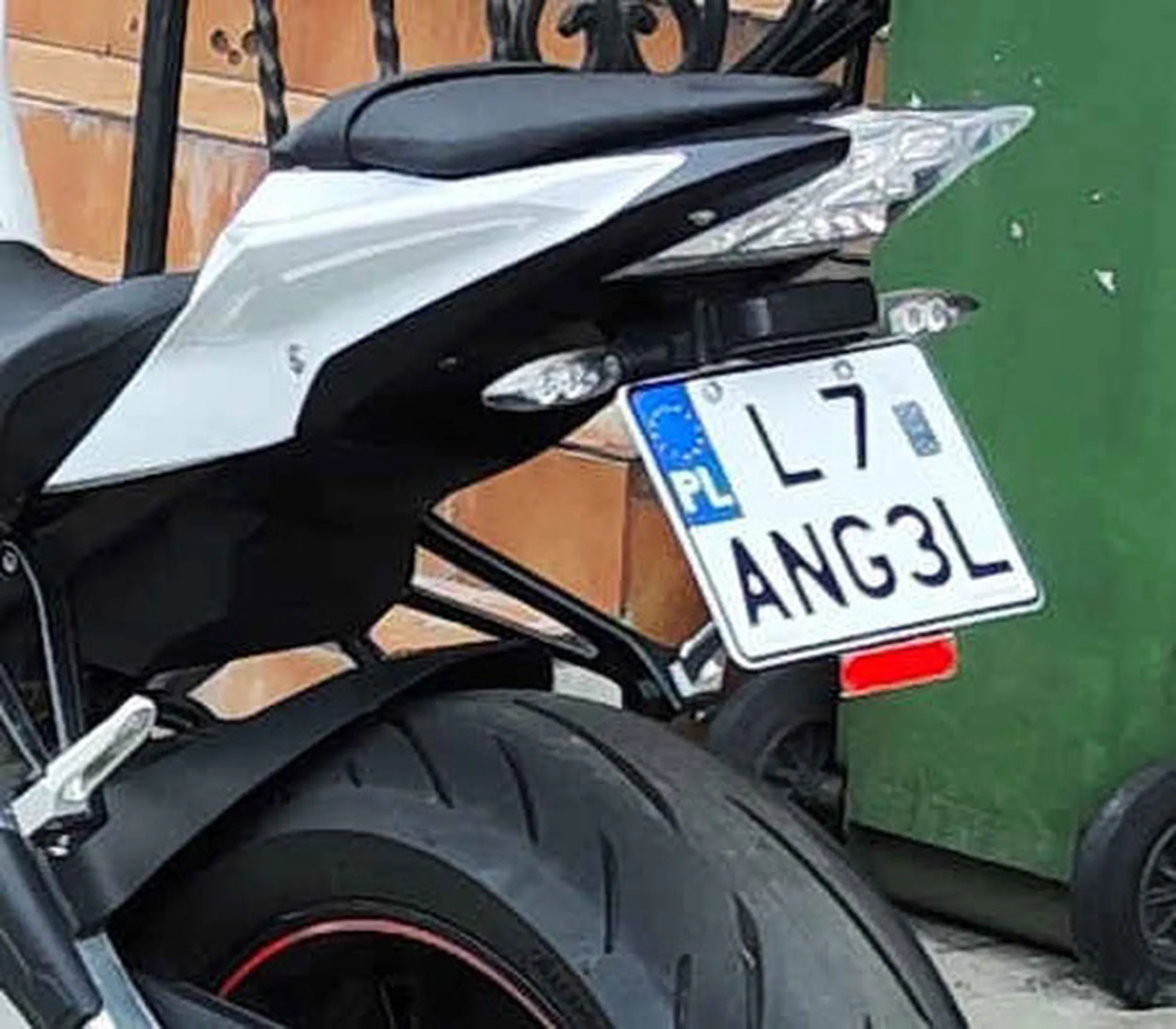 Fajny numer, blacha L7 ANG3L