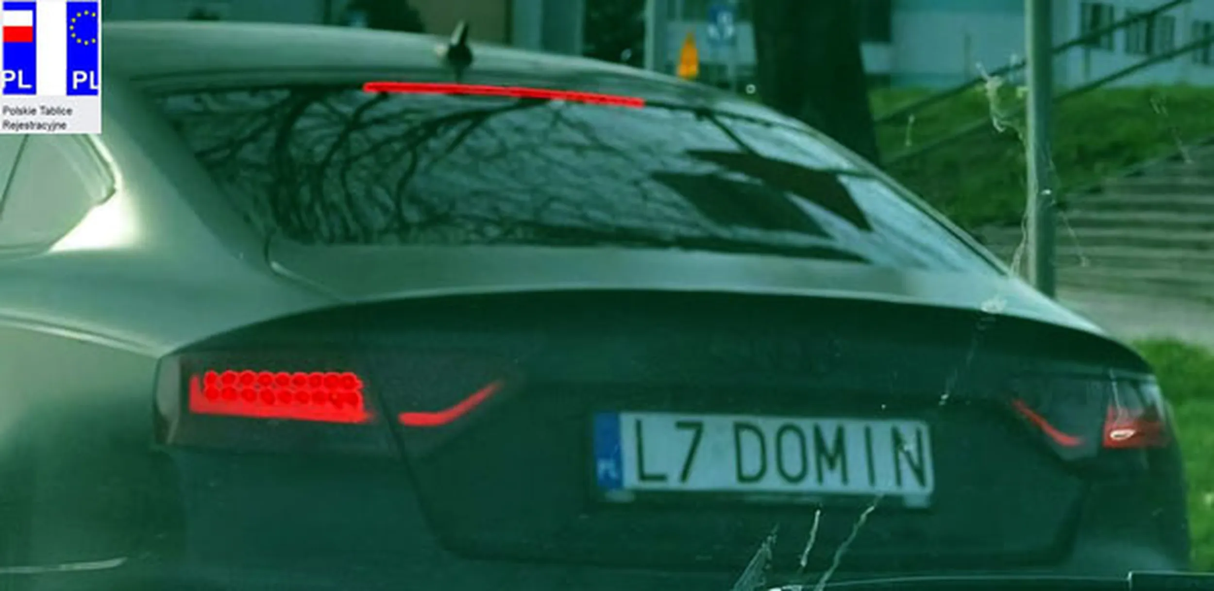 Fajny numer, blacha L7 DOMIN