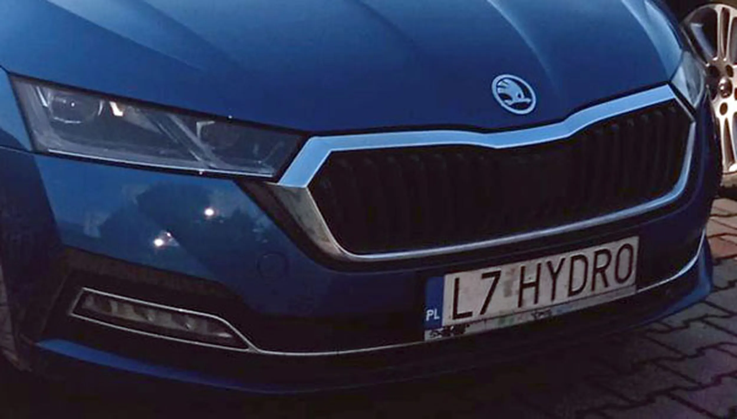 Fajny numer, blacha L7 HYDRO