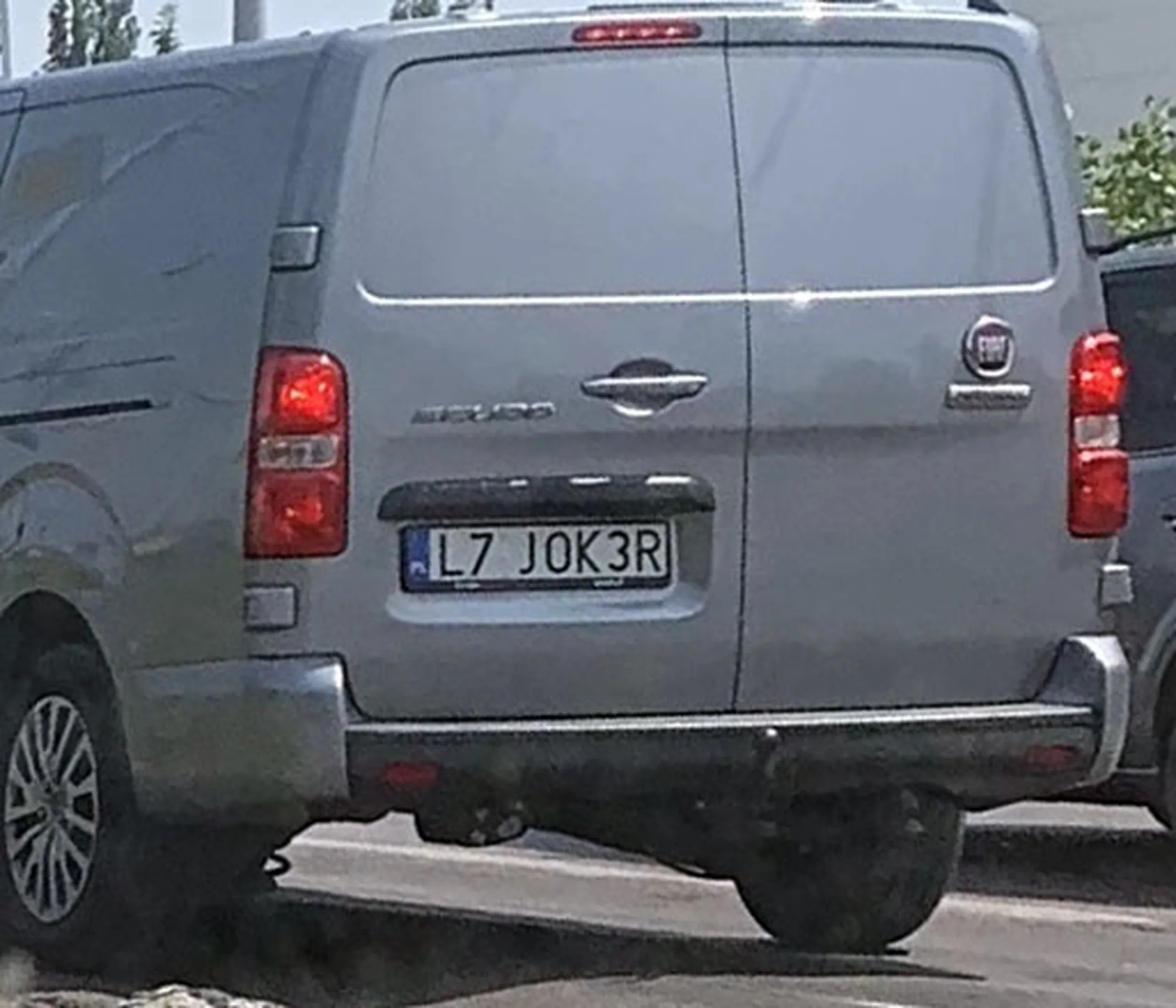 Fajny numer, blacha L7 JOK3R