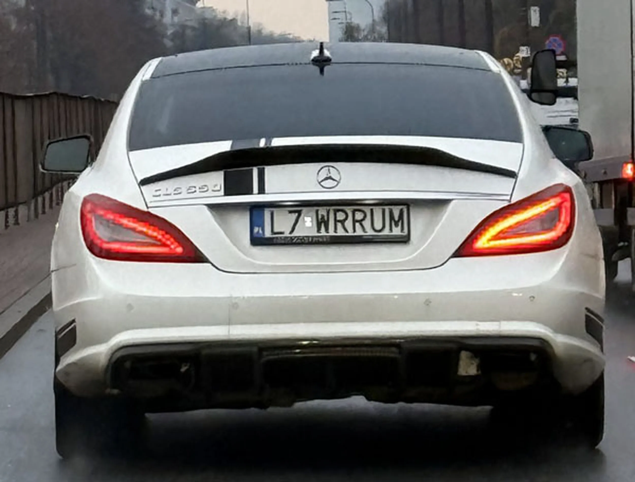 Fajny numer, blacha L7 WRRUM