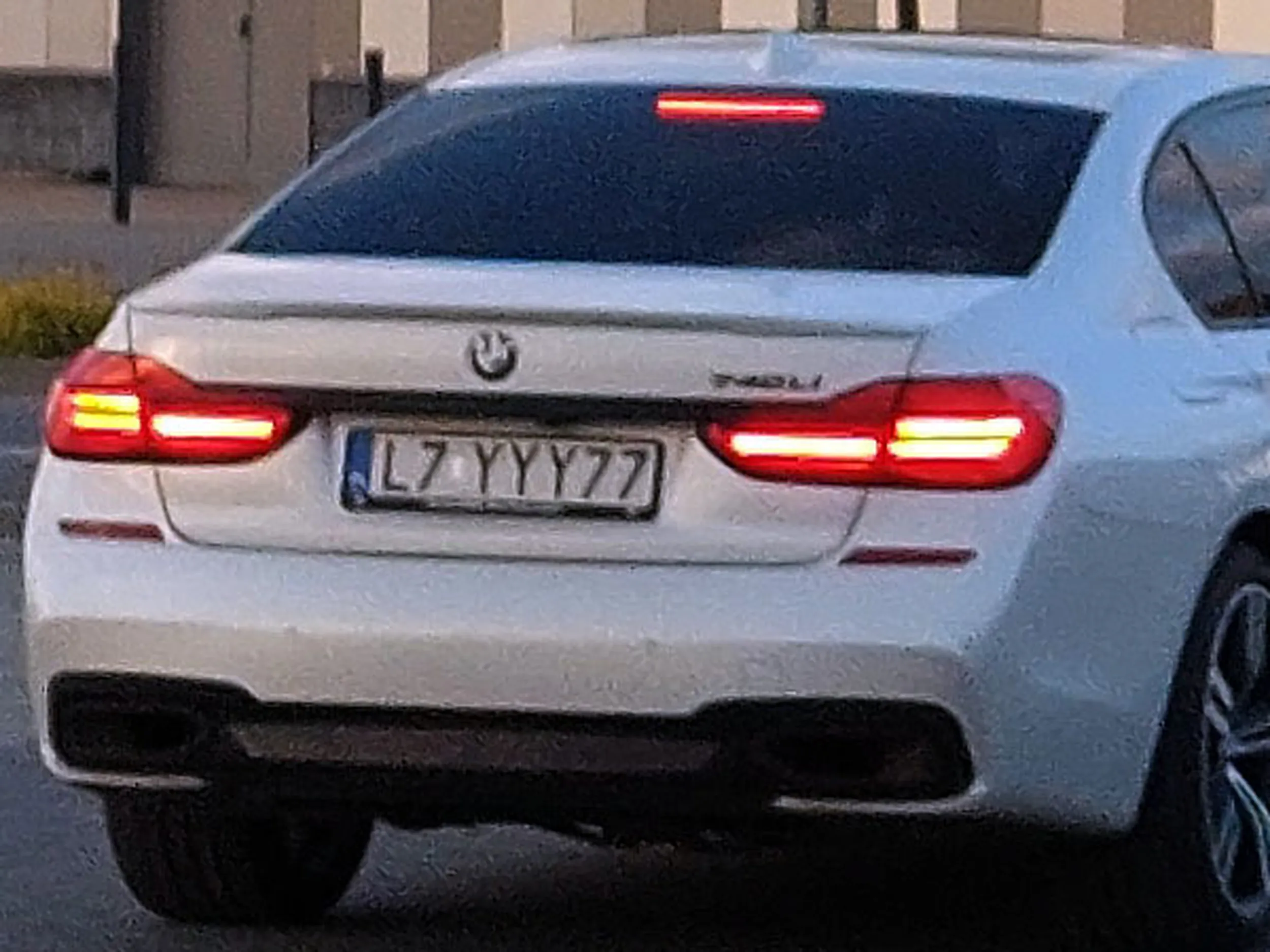 Fajny numer, blacha L7 YYY77