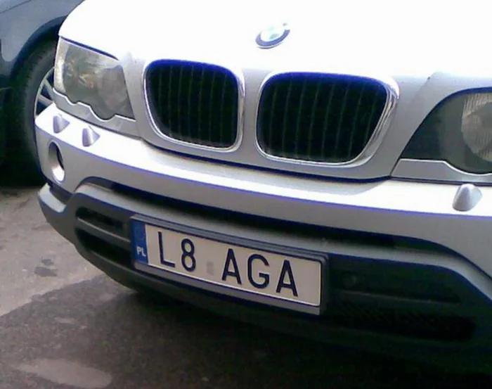 Fajny numer, blacha L8 AGA