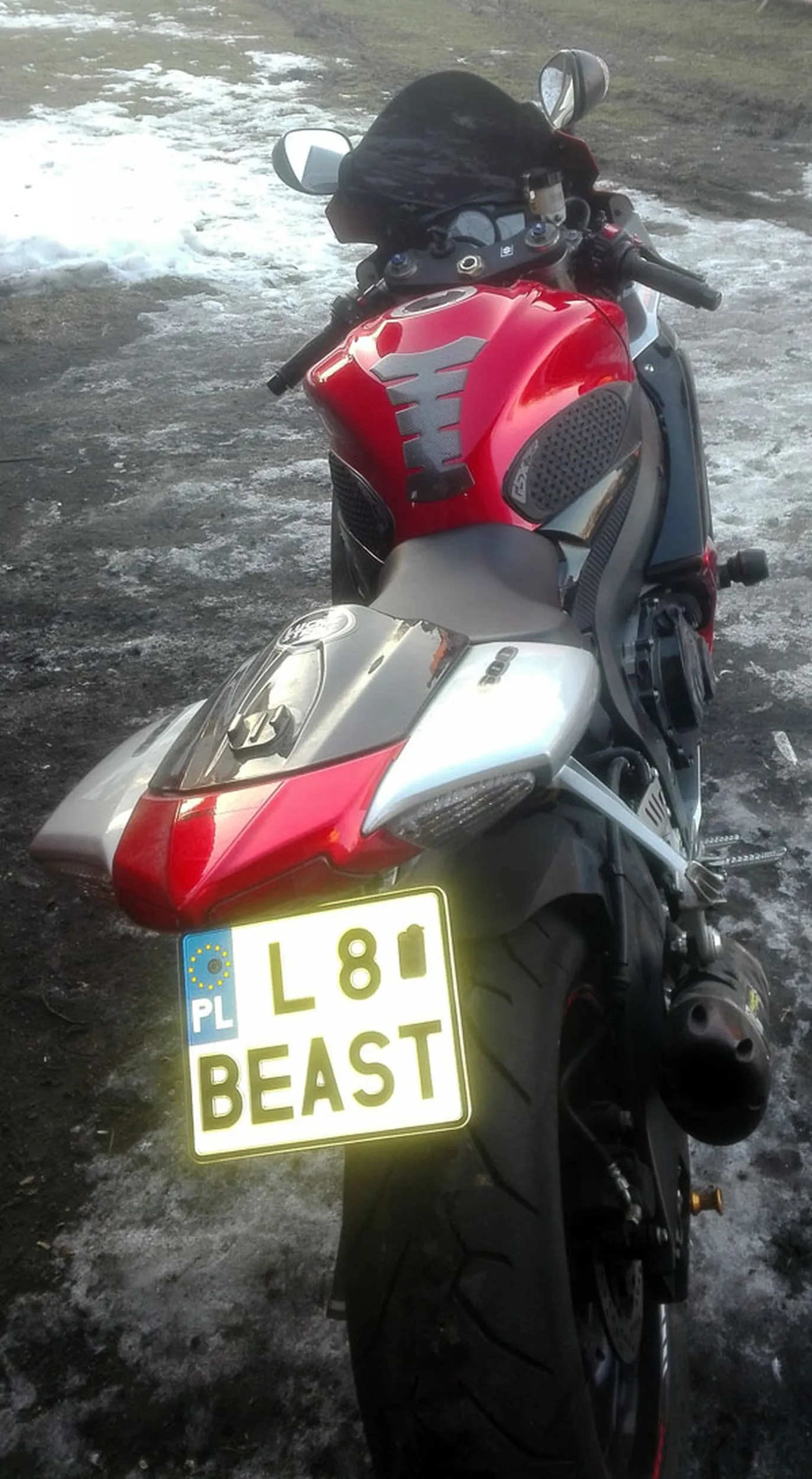 Fajny numer, blacha L8 BEAST