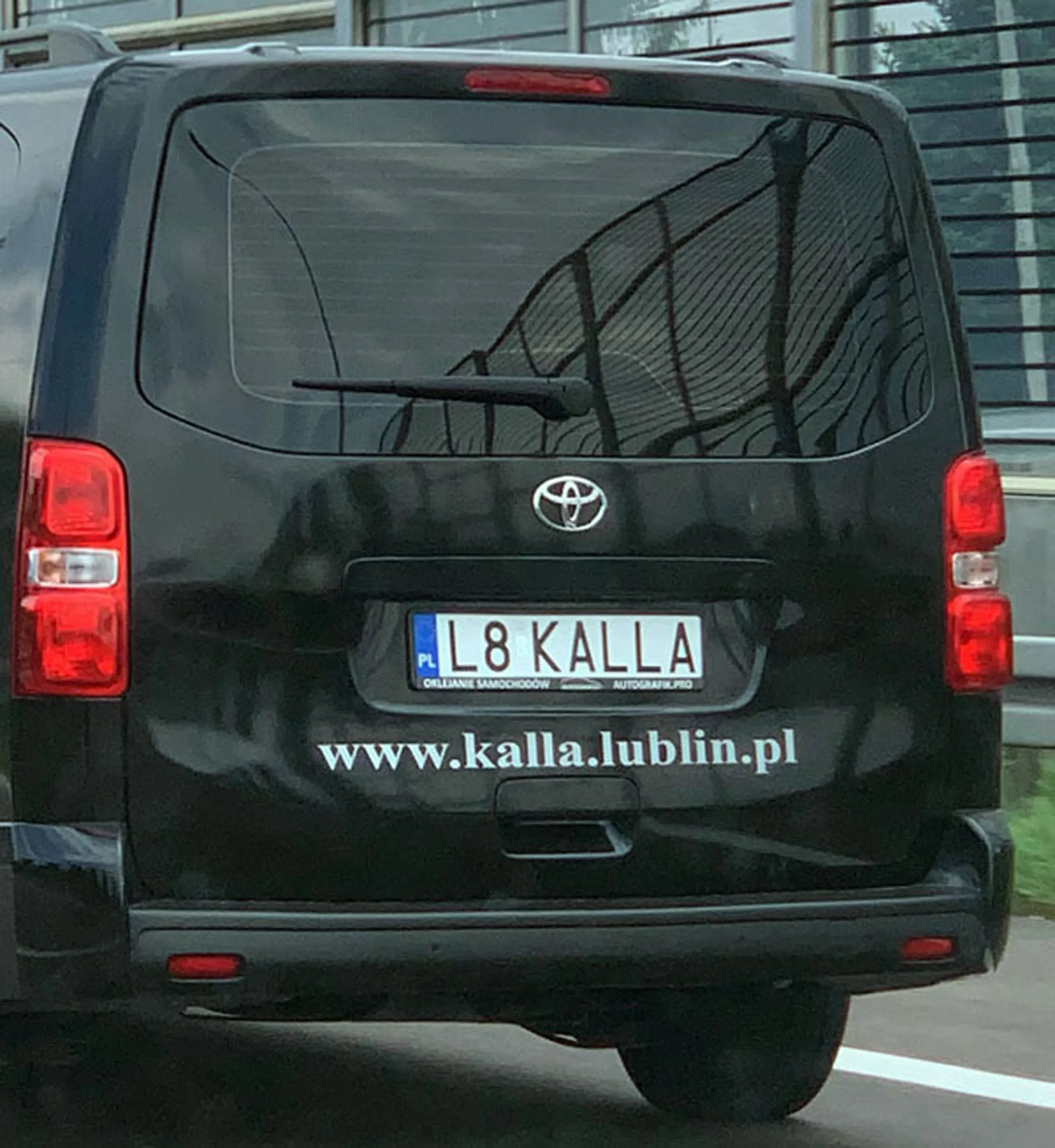 Fajny numer, blacha L8 KALLA