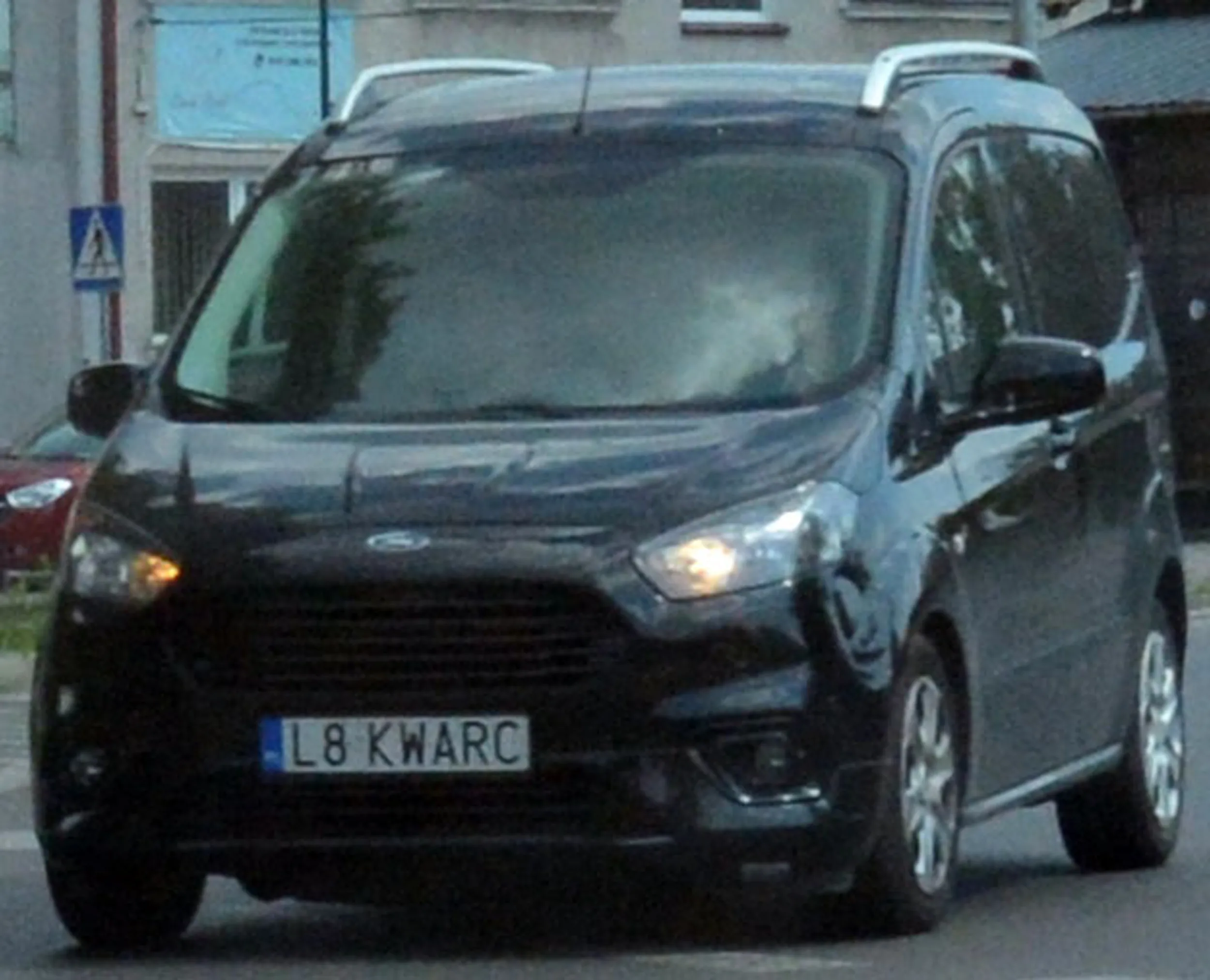 Fajny numer, blacha L8 KWARC