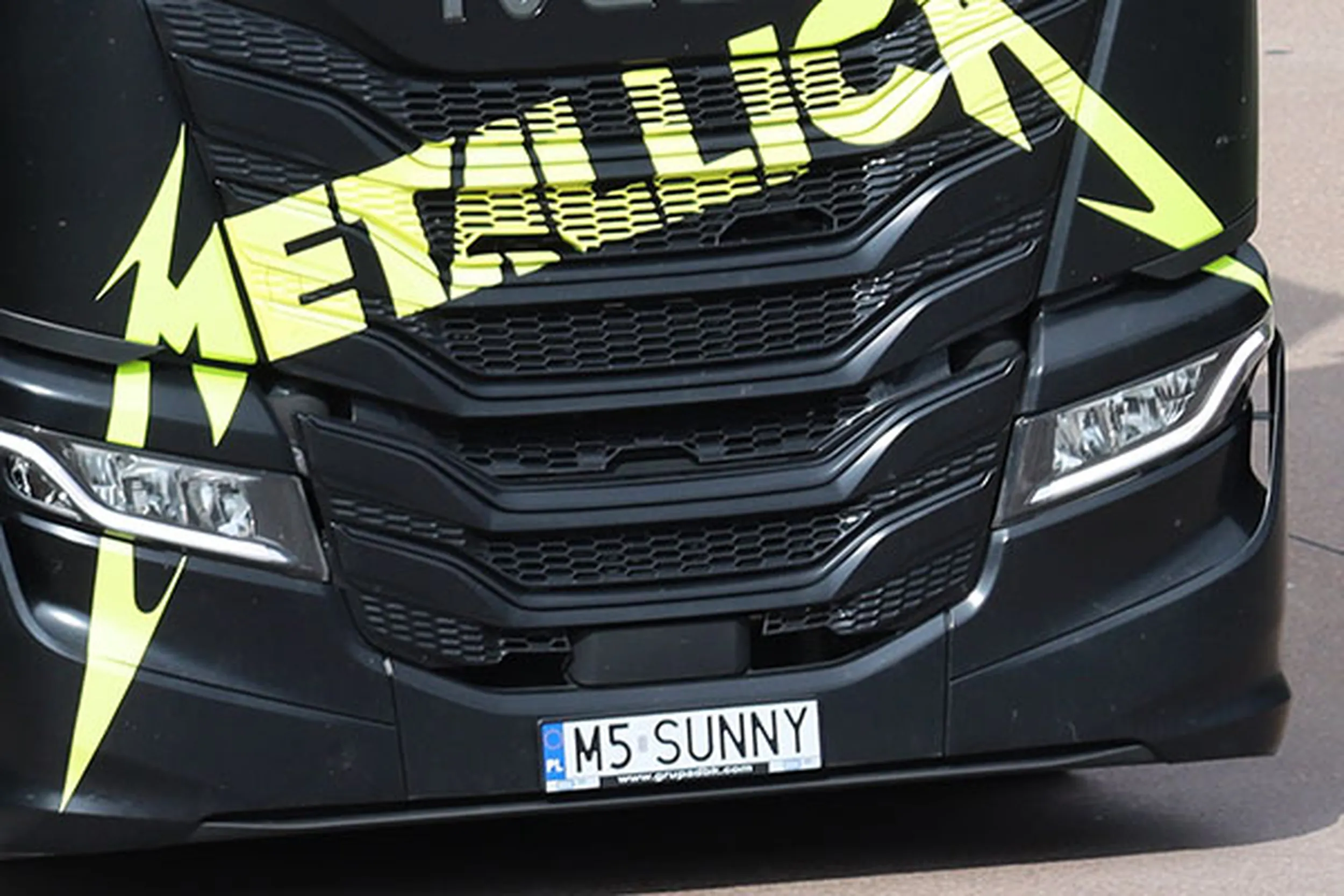 Fajny numer, blacha M5 SUNNY