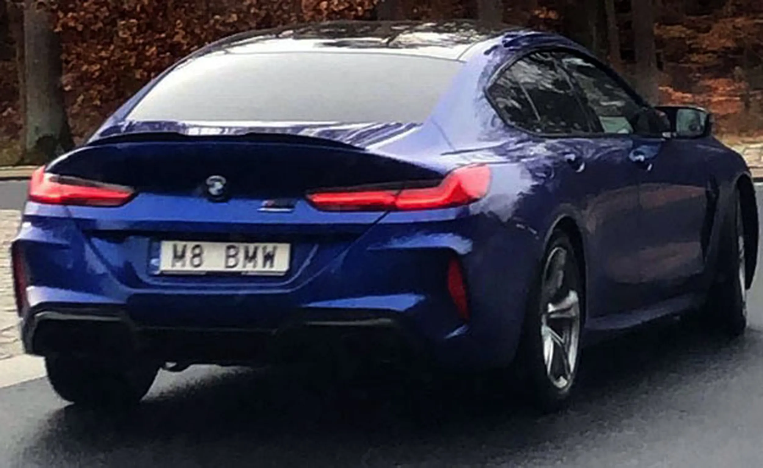 Fajny numer, blacha M8 BMW