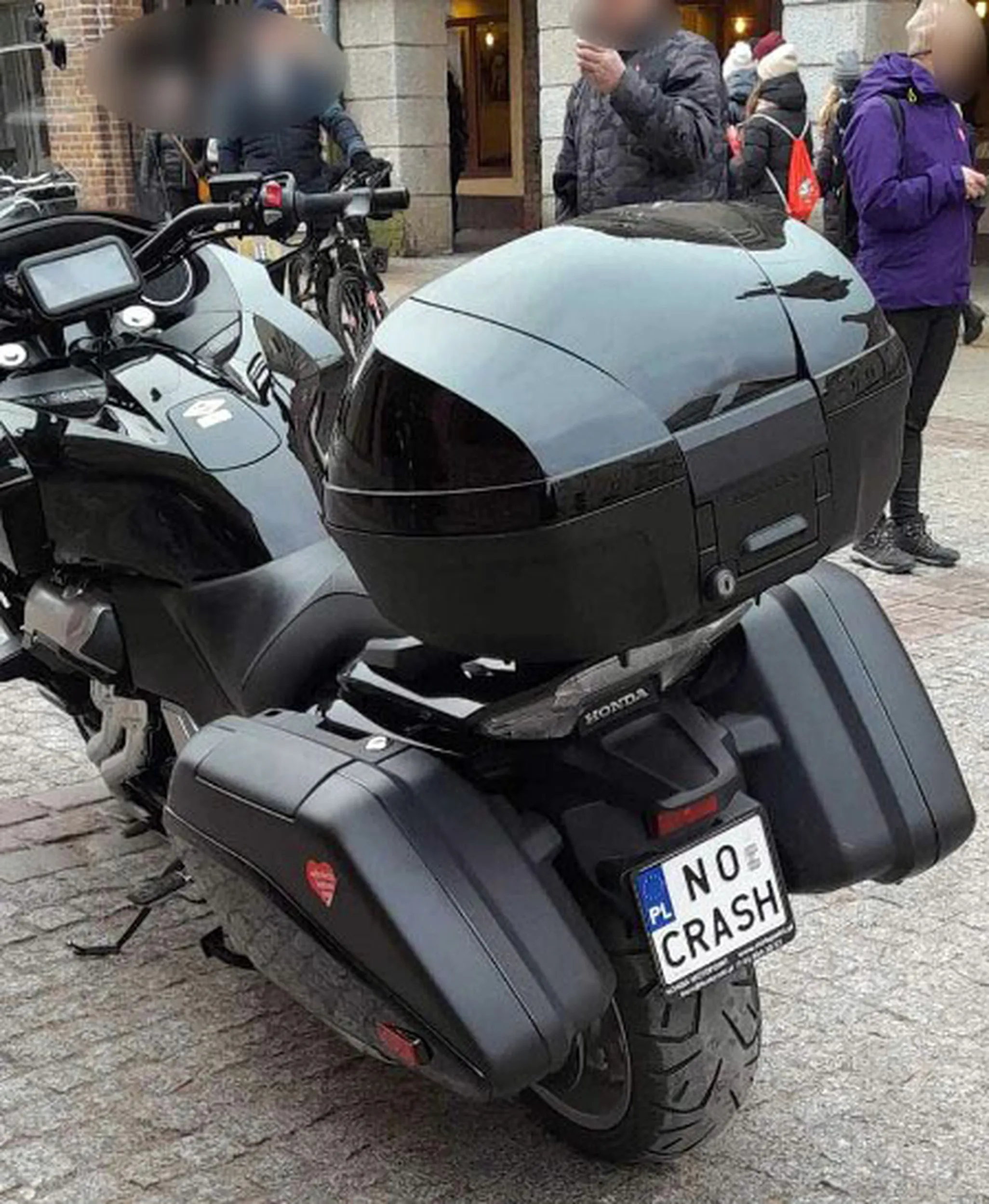 Fajny numer, blacha N0 CRASH