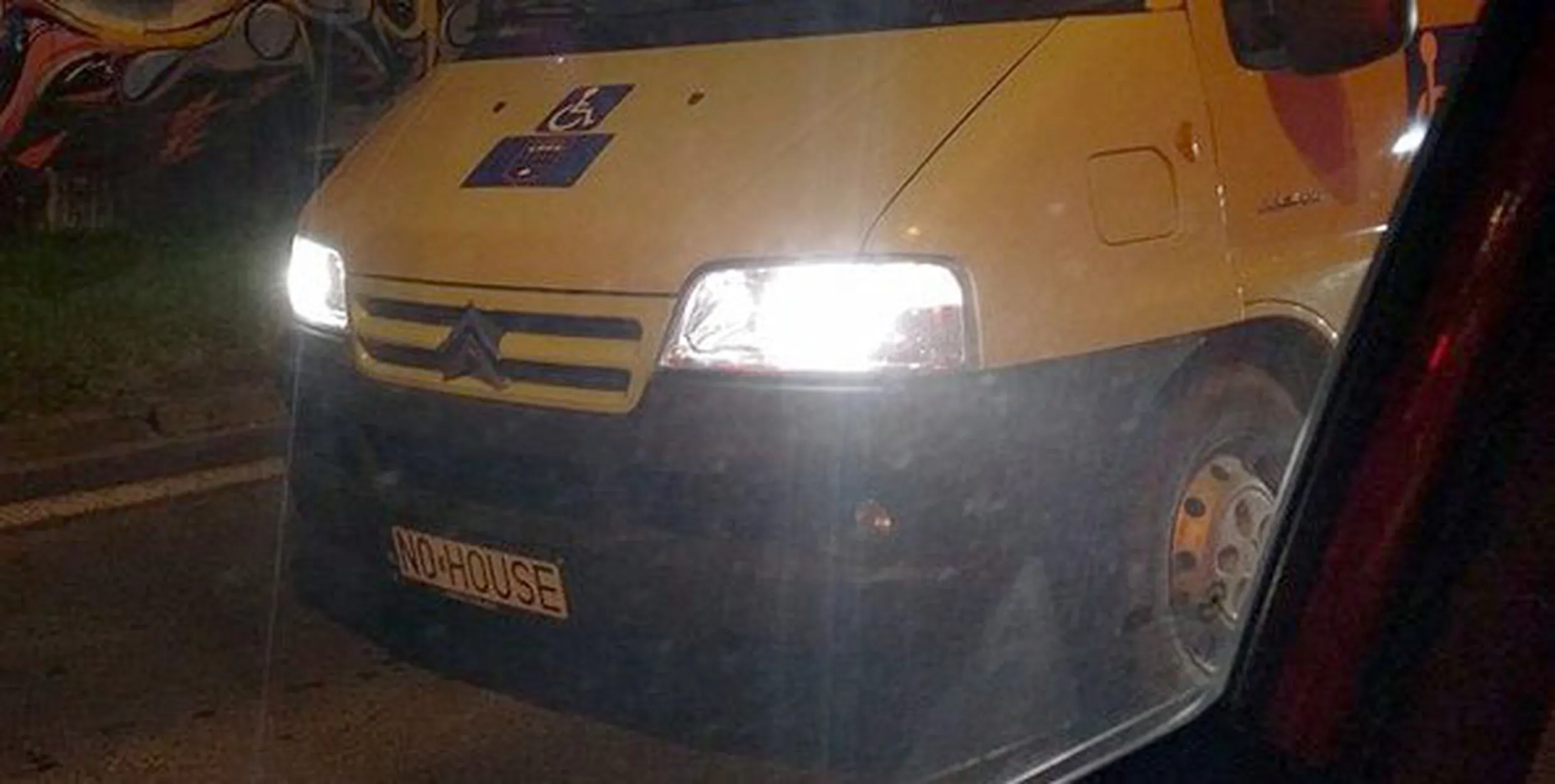 Fajny numer, blacha N0 HOUSE