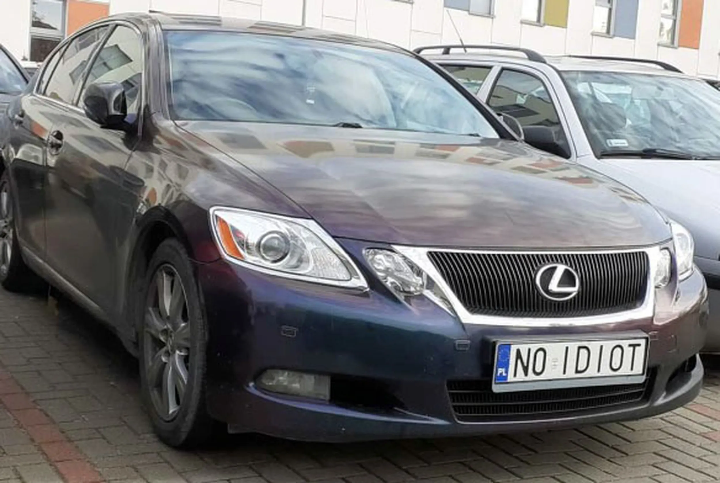 Fajny numer, blacha N0 IDIOT