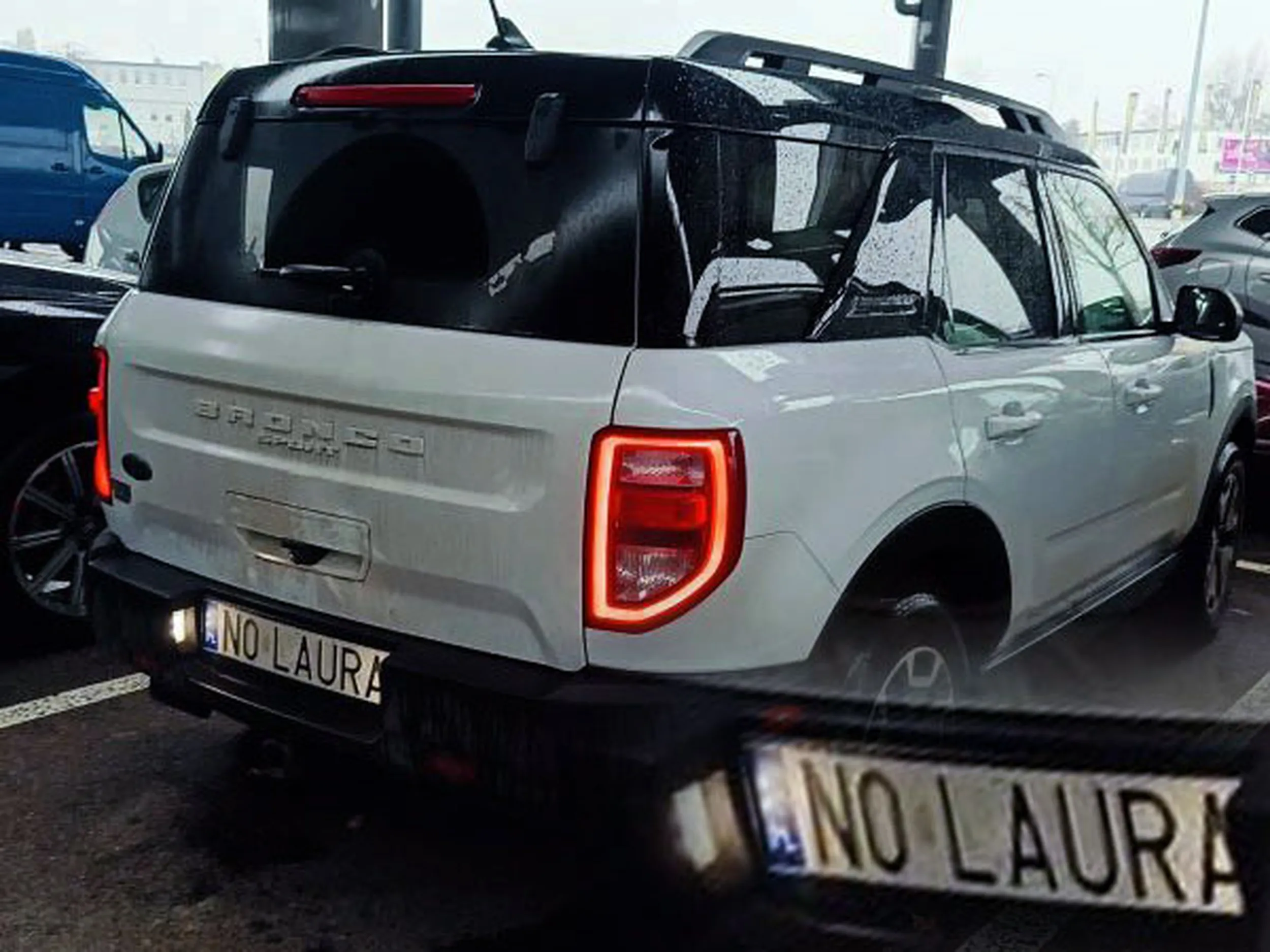 Fajny numer, blacha N0 LAURA