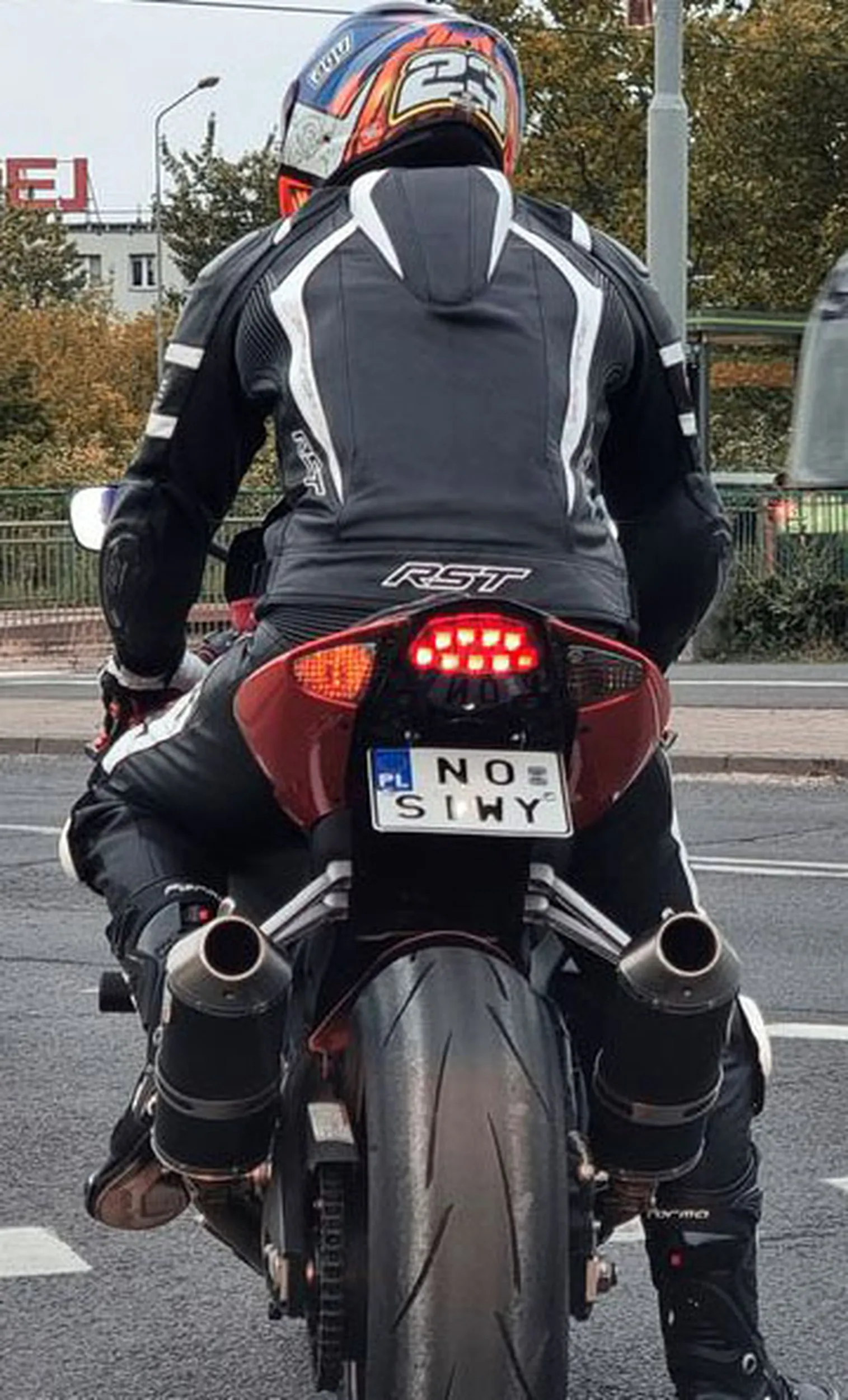 Fajny numer, blacha N0 SIWY