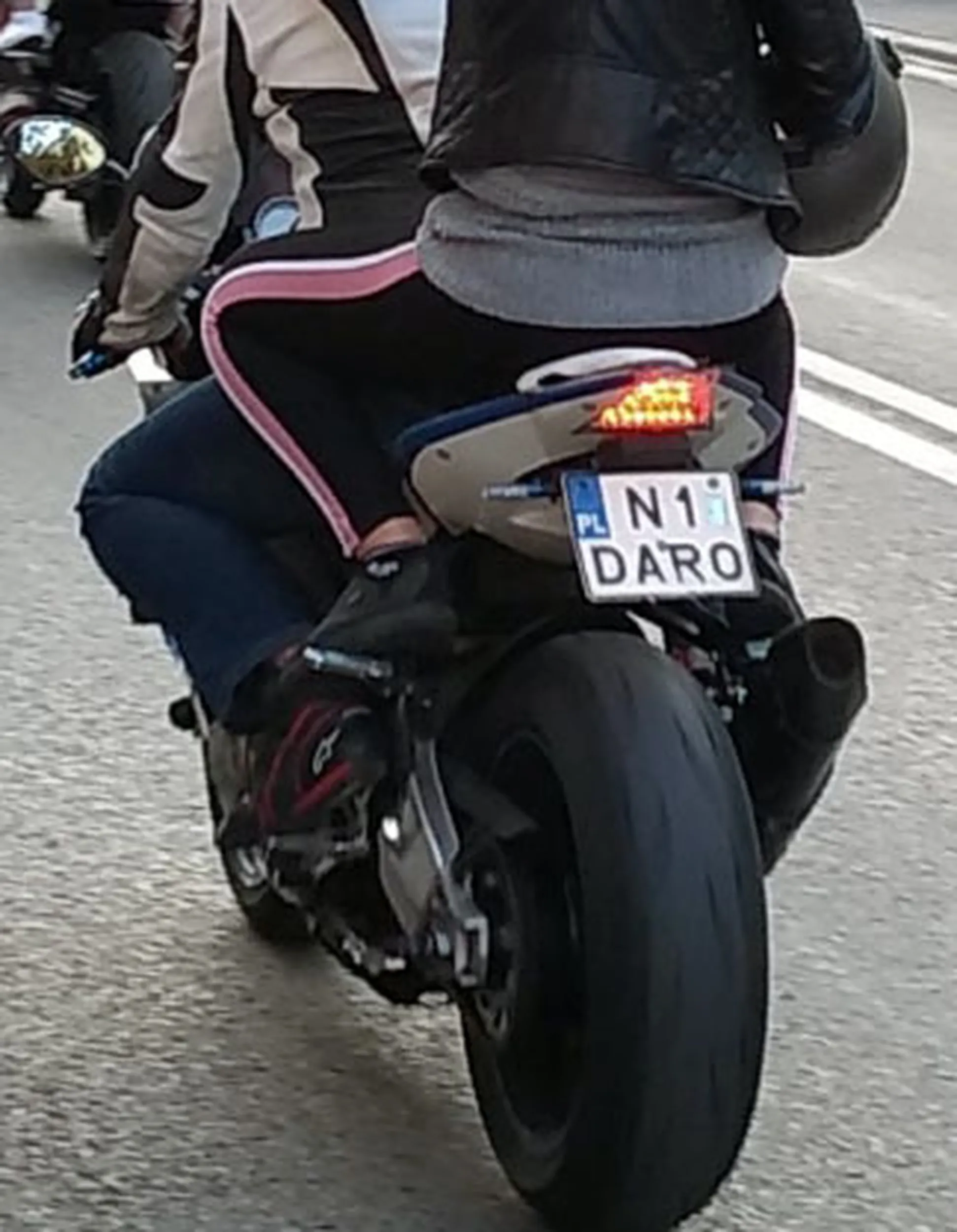 Fajny numer, blacha N1 DARO