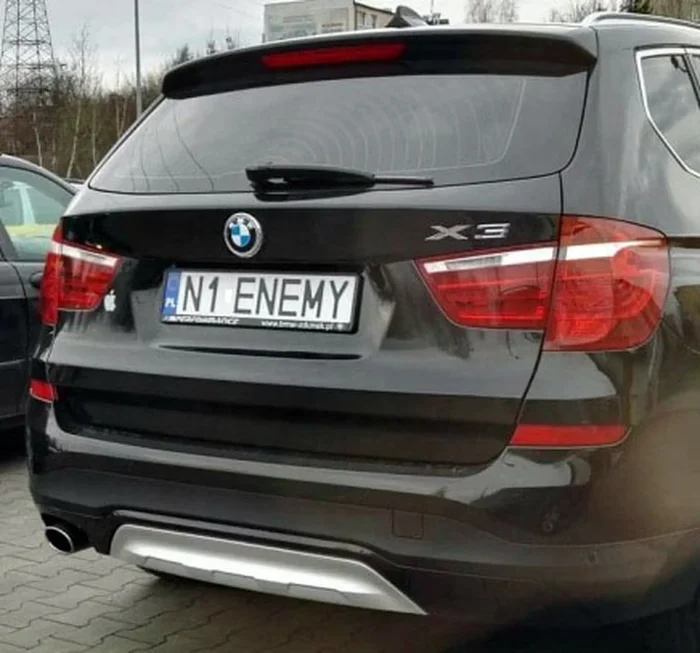 Fajny numer, blacha N1 ENEMY