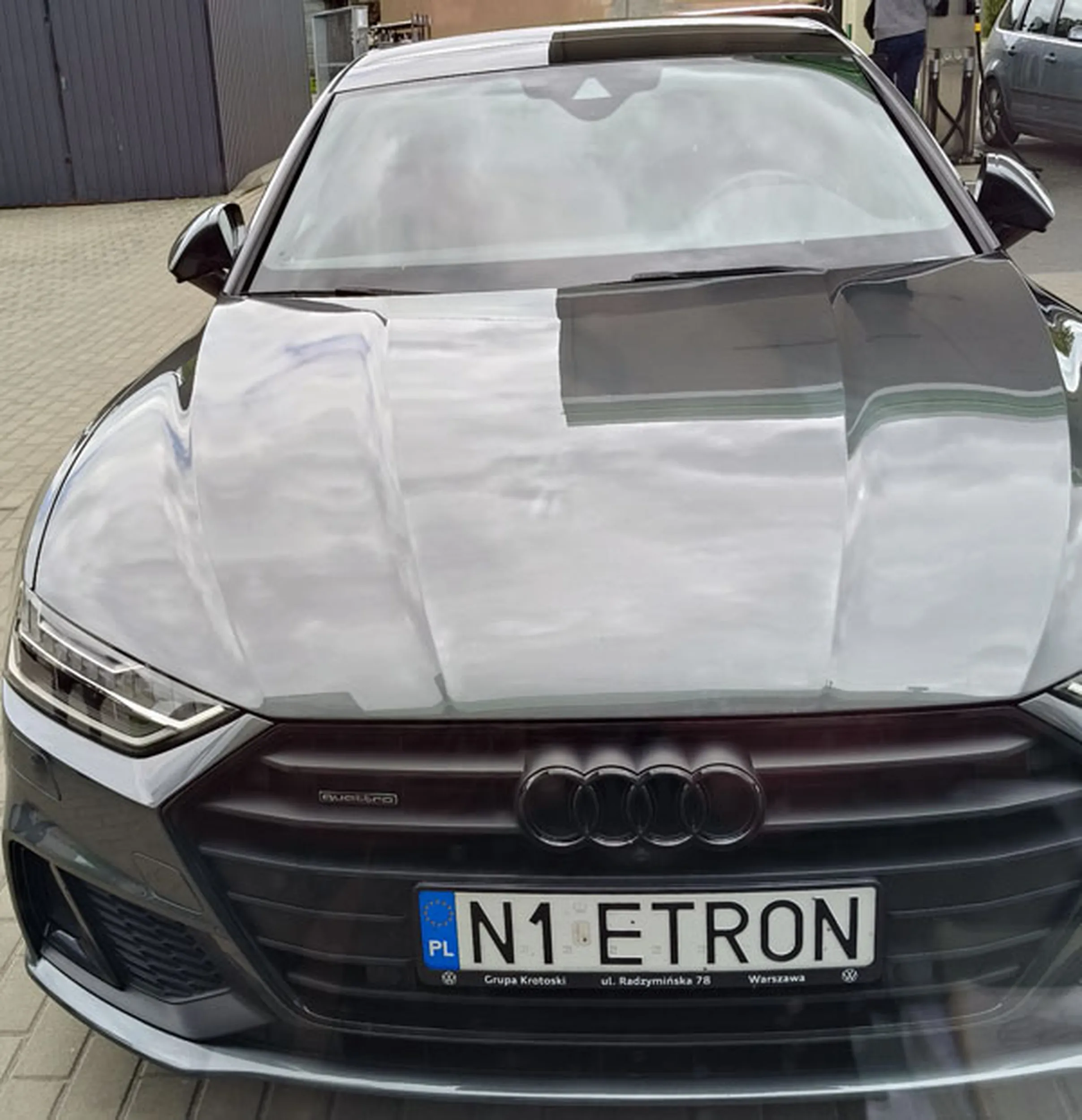 Fajny numer, blacha N1 ETRON