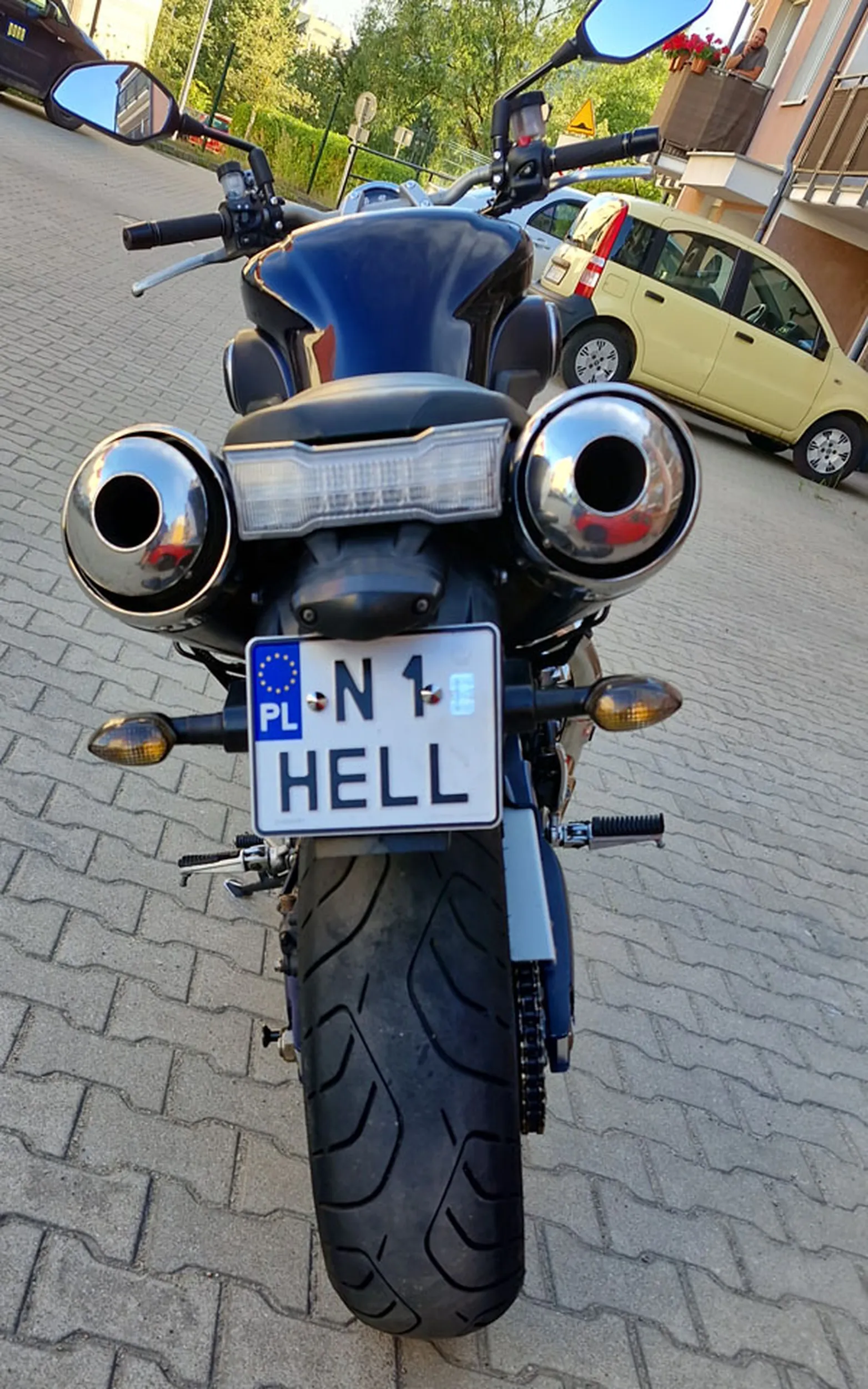 Fajny numer, blacha N1 HELL