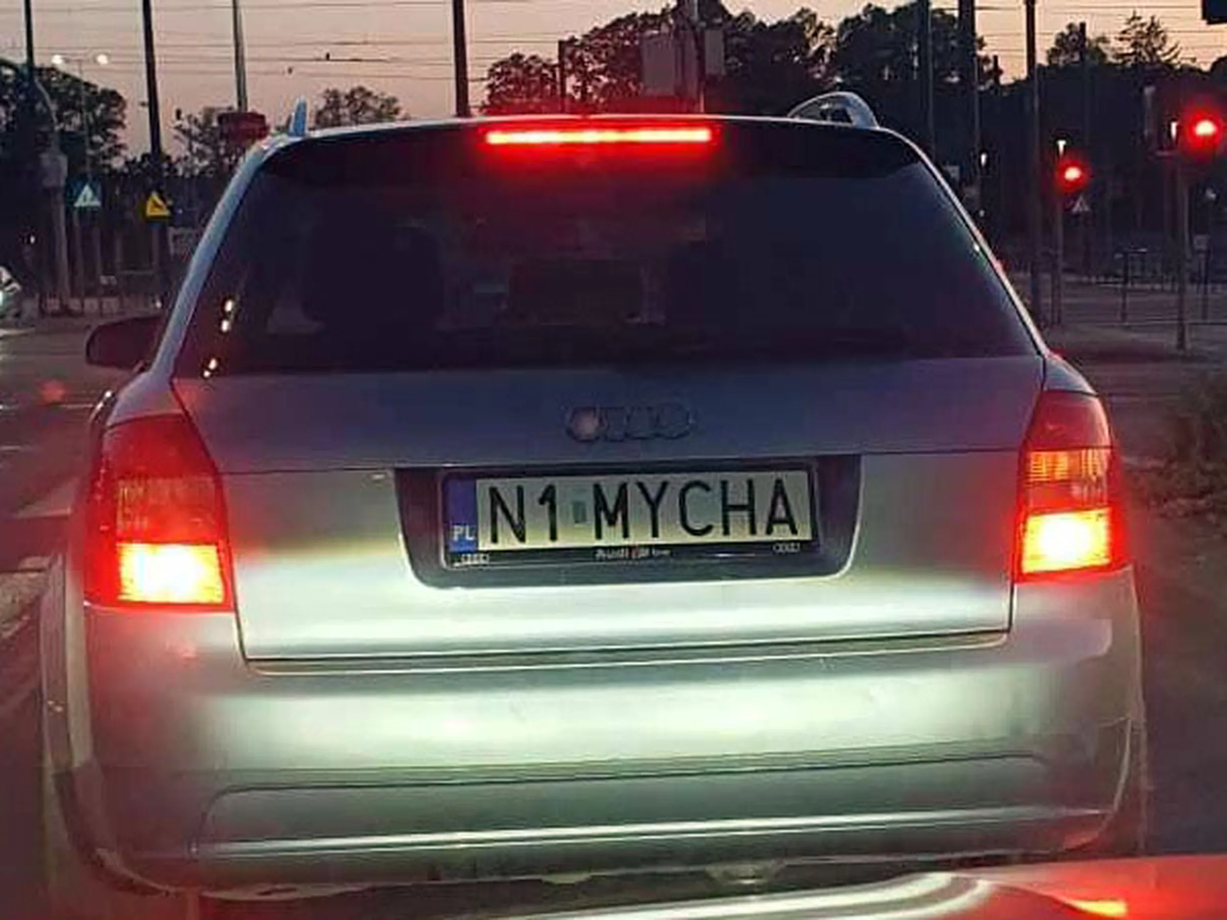 Fajny numer, blacha N1 MYCHA