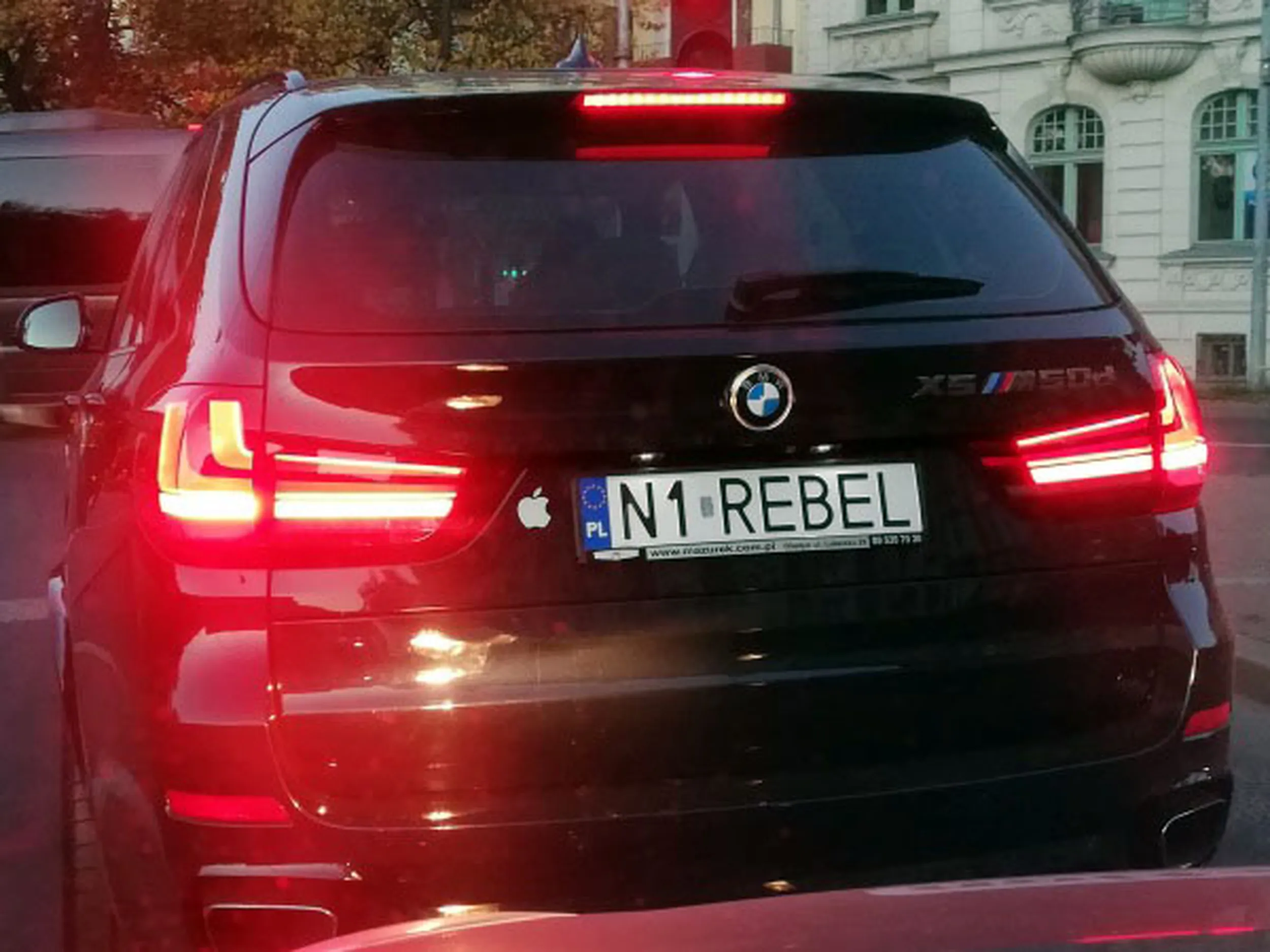 Fajny numer, blacha N1 REBEL