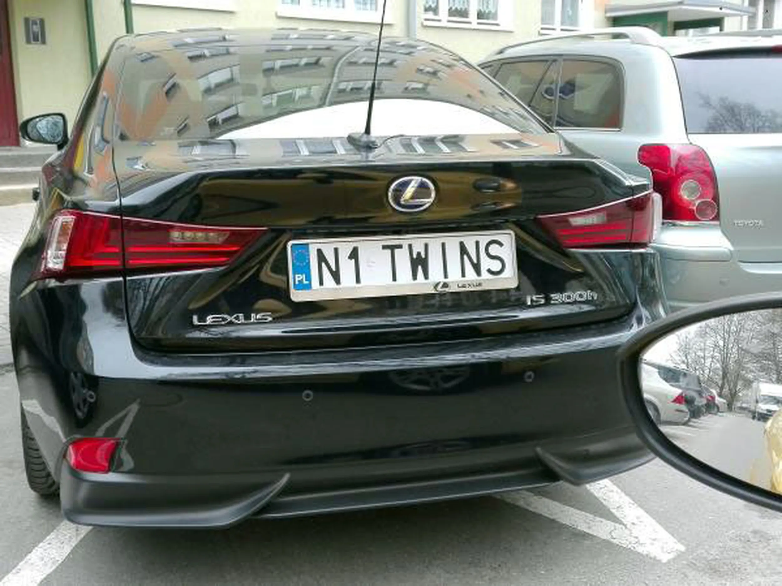 Fajny numer, blacha N1 TWINS