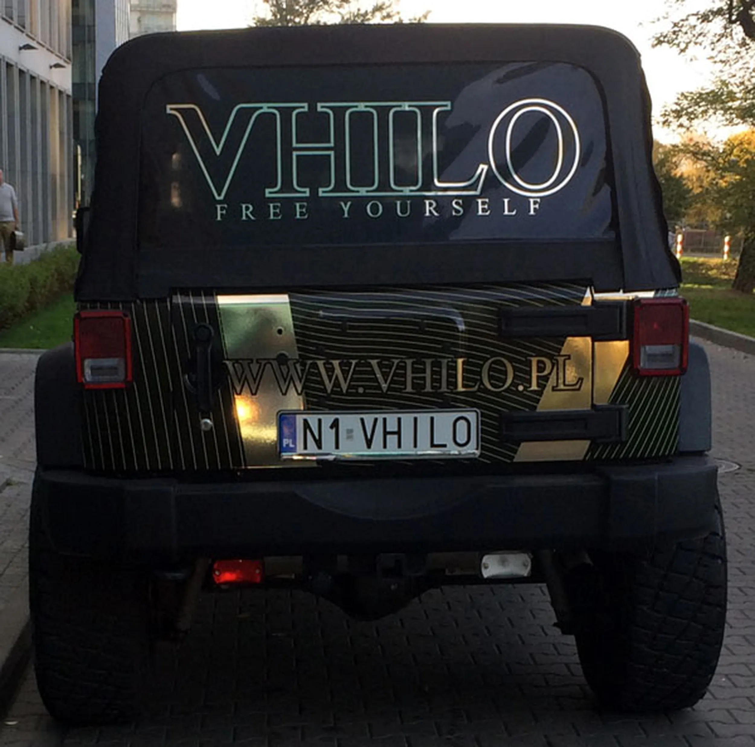 Fajny numer, blacha N1 VHILO