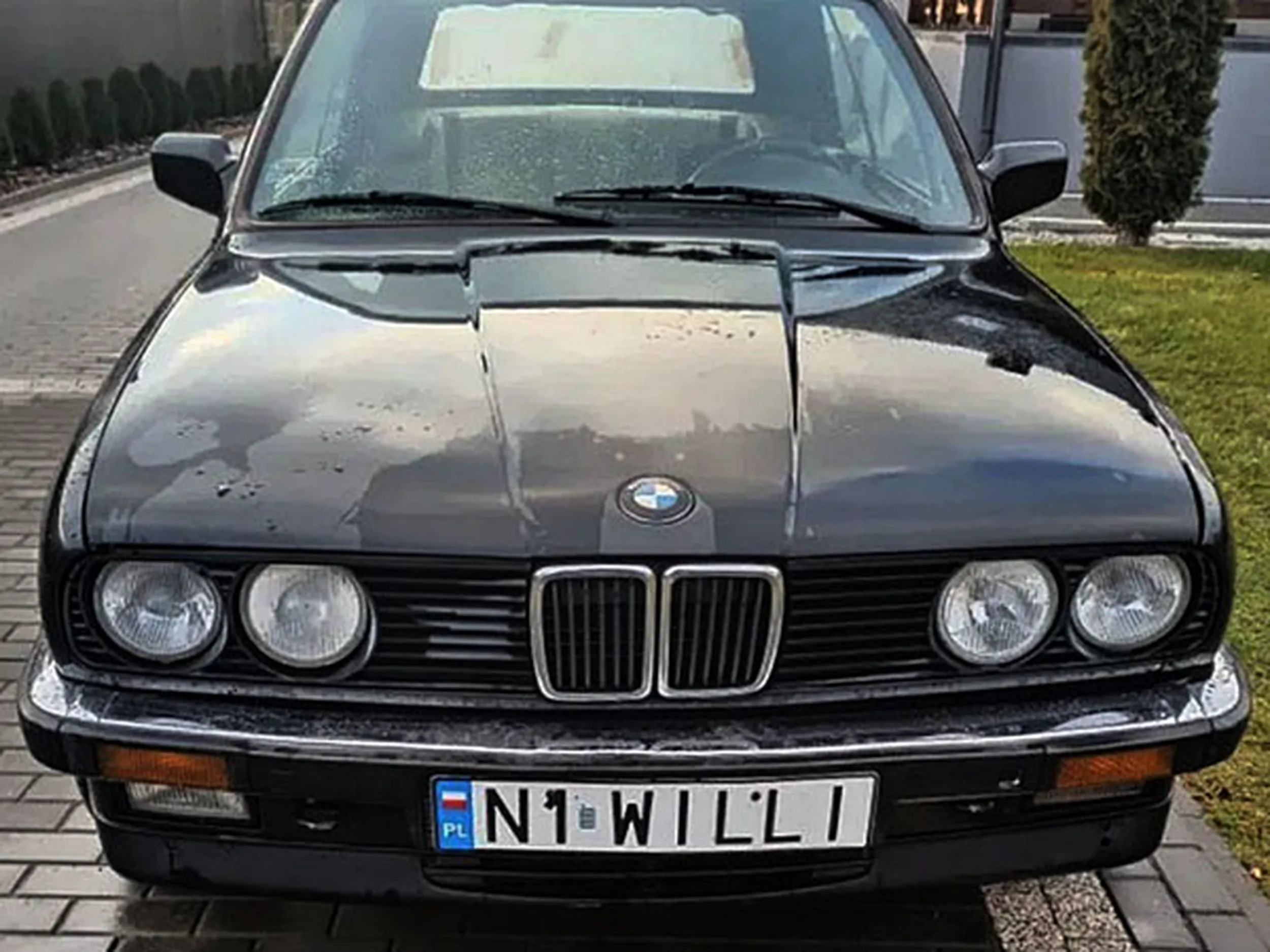 Fajny numer, blacha N1 WILLI