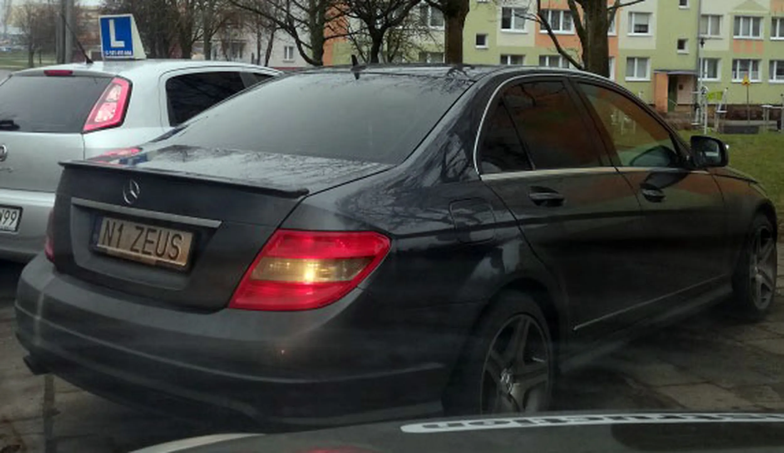 Fajny numer, blacha N1 ZEUS