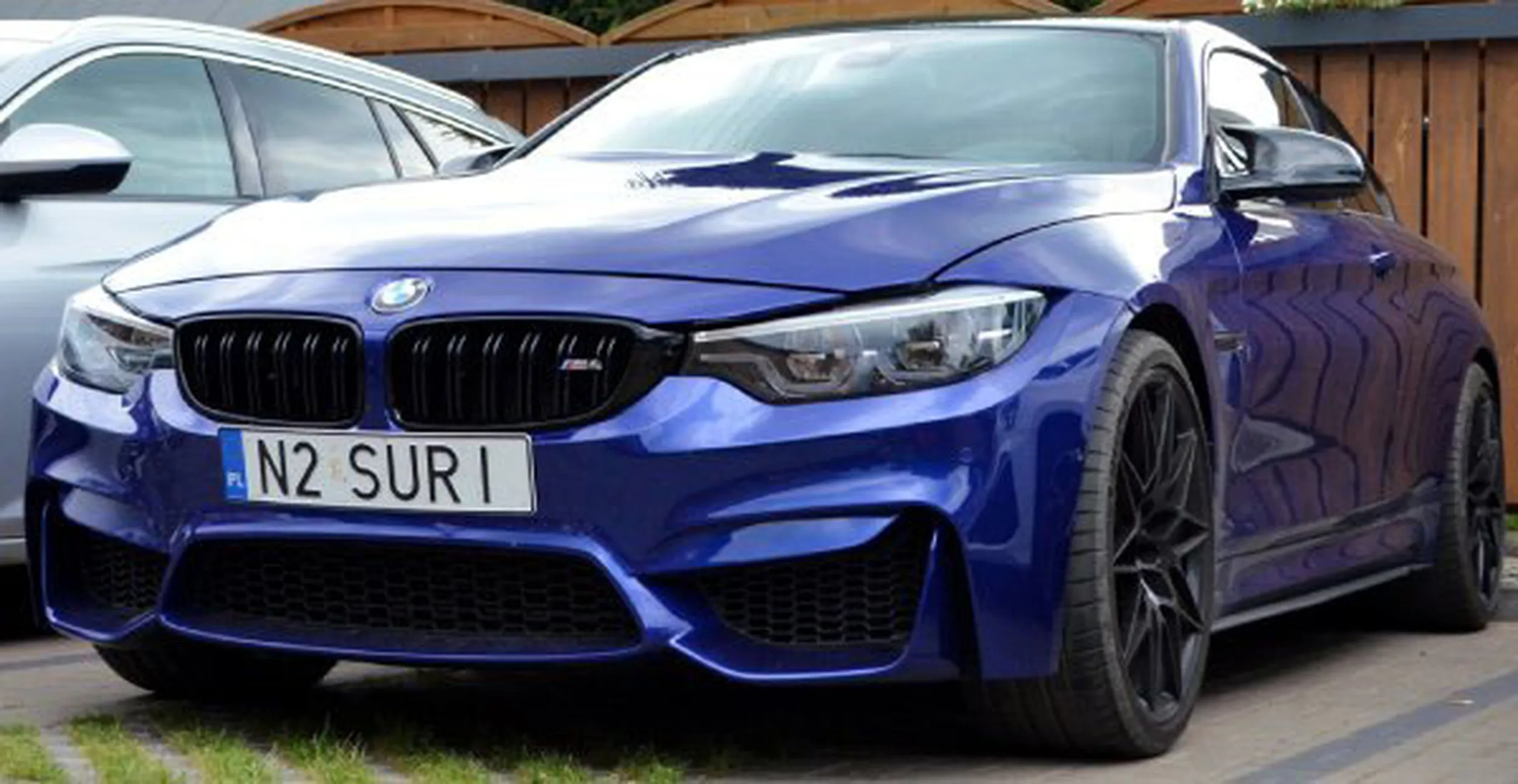 Fajny numer, blacha N2 SURI